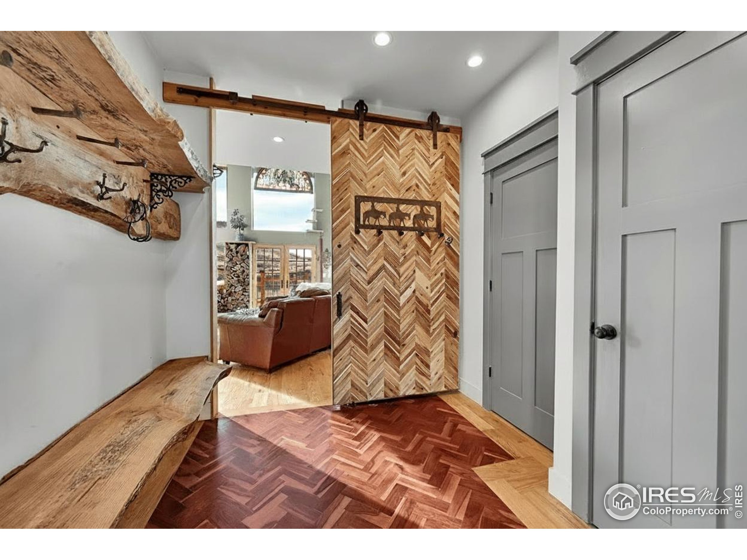 702 Ponderosa Hill Rd