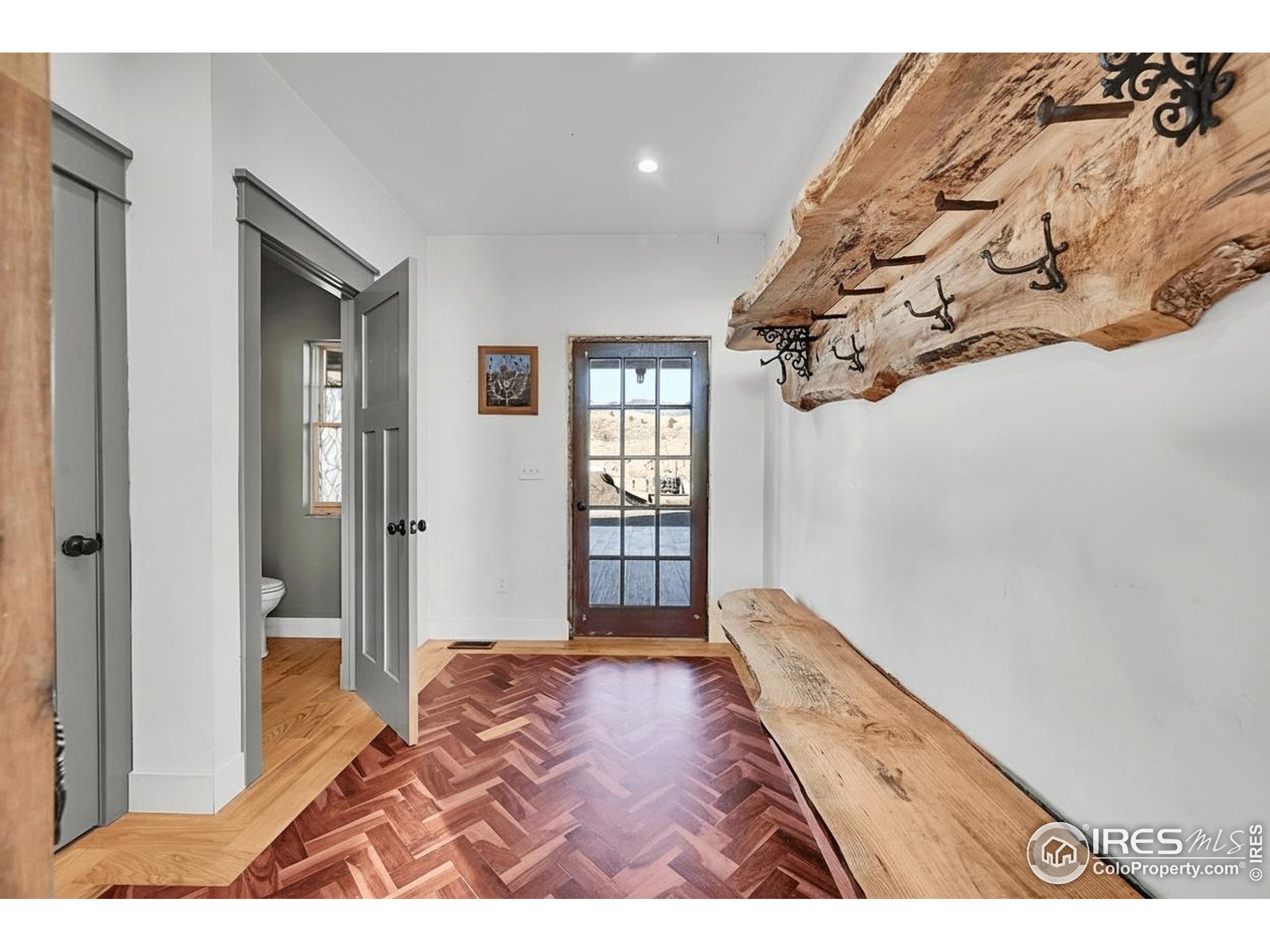 702 Ponderosa Hill Rd