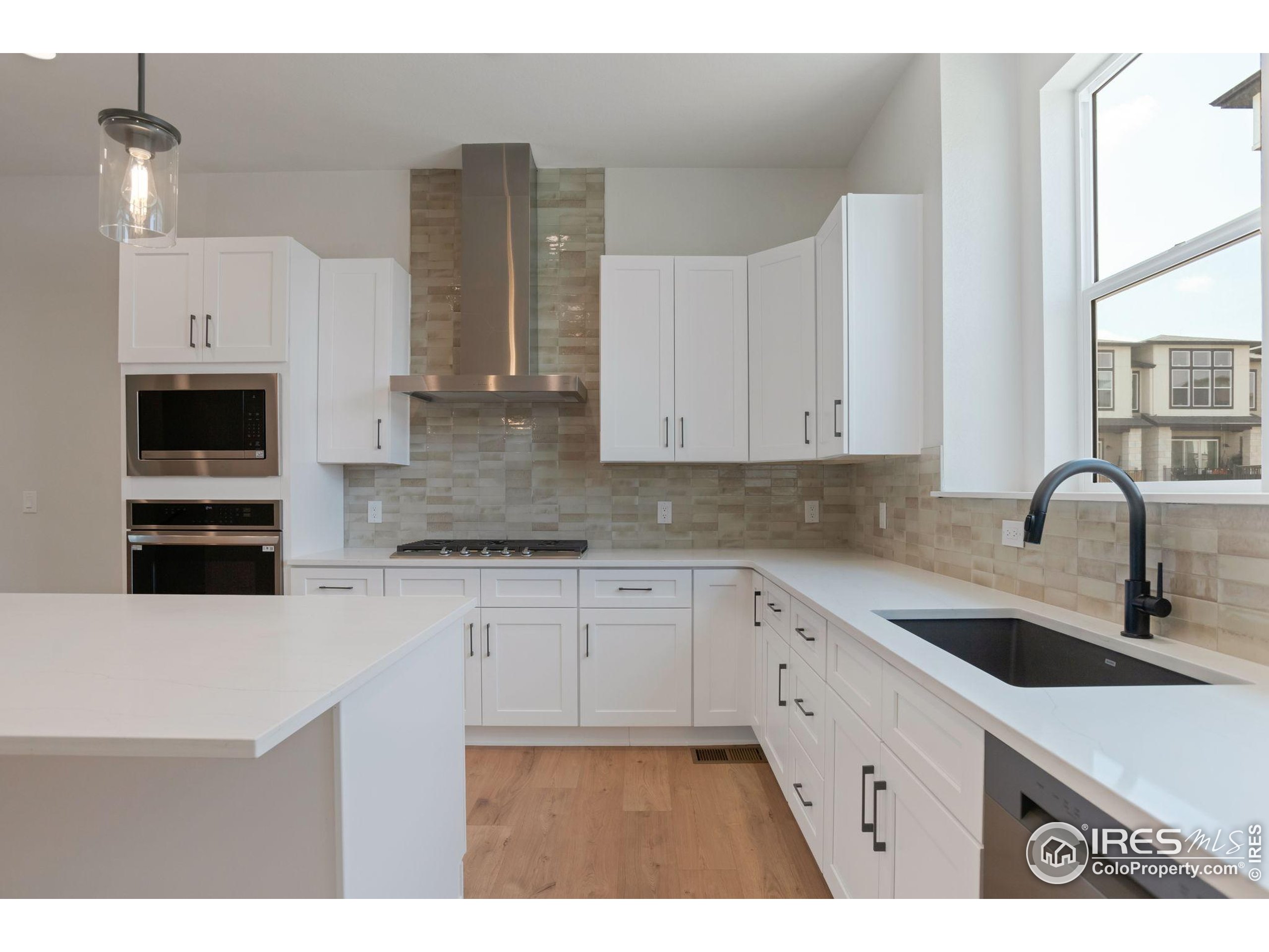 368 Promenade Dr
