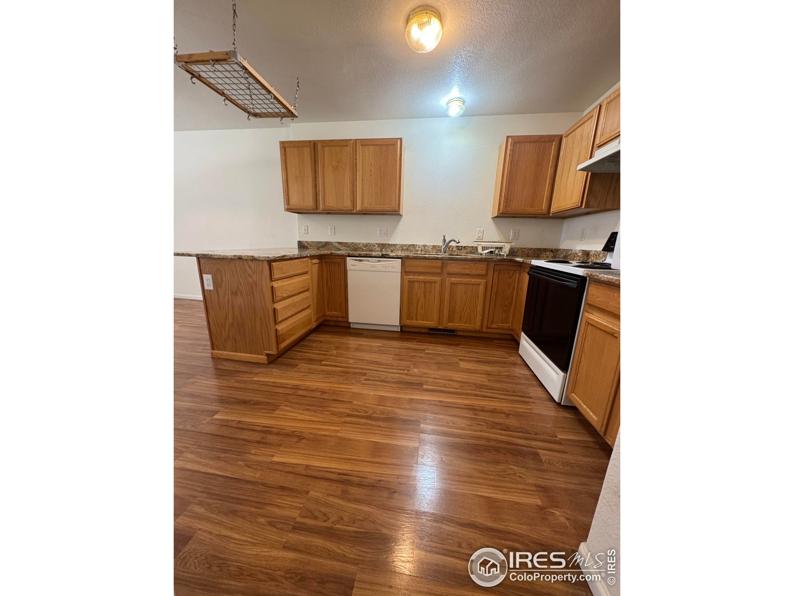 1601 Great Western Dr 4