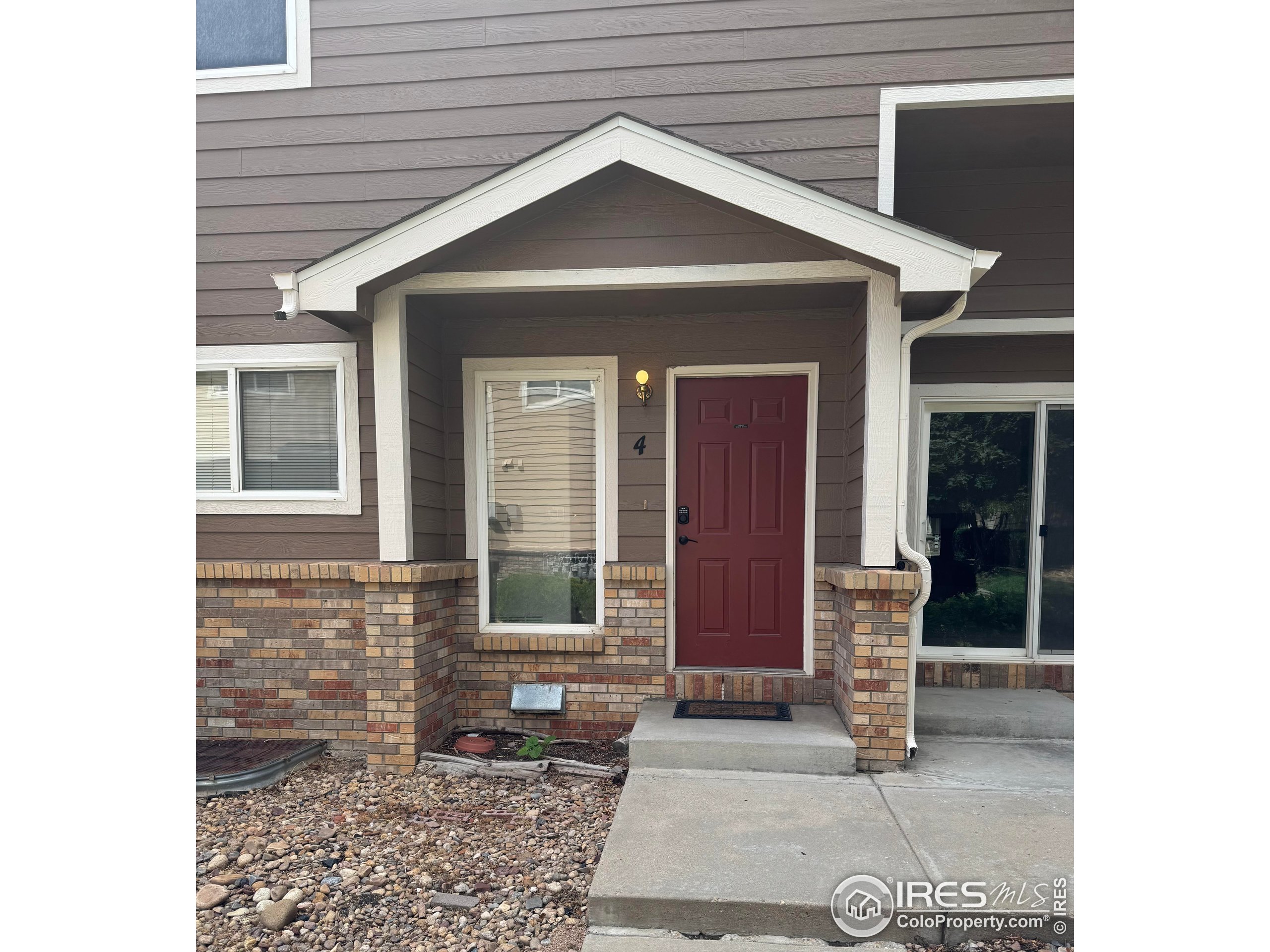 1601 Great Western Dr 4