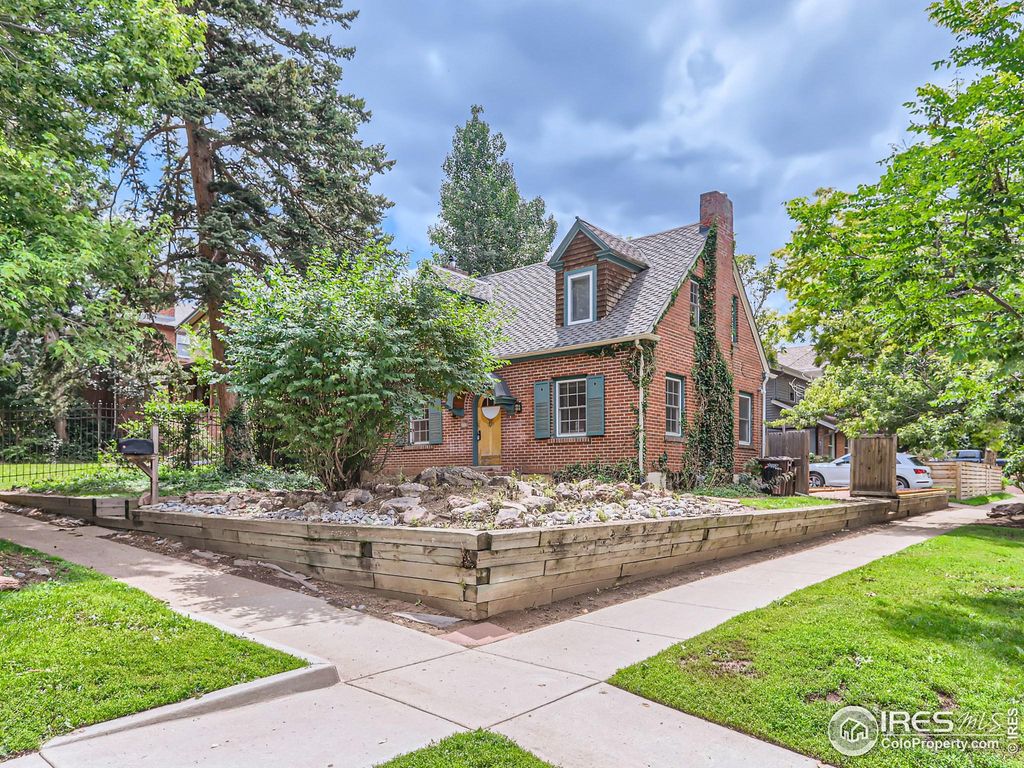 Photo of 895 11th St, Boulder, CO 80302 (MLS # 992191)