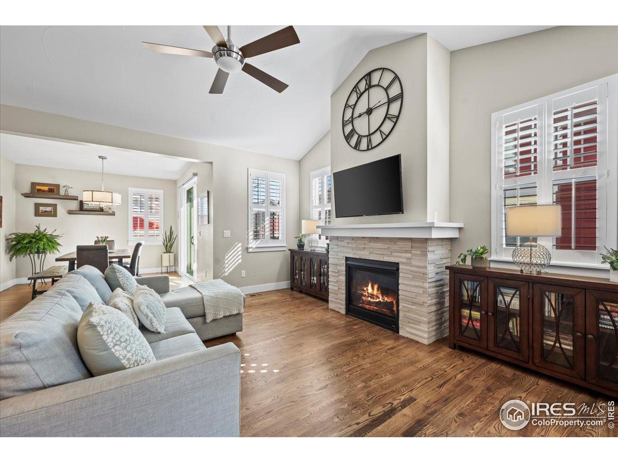 2827 Twin Lakes Cir