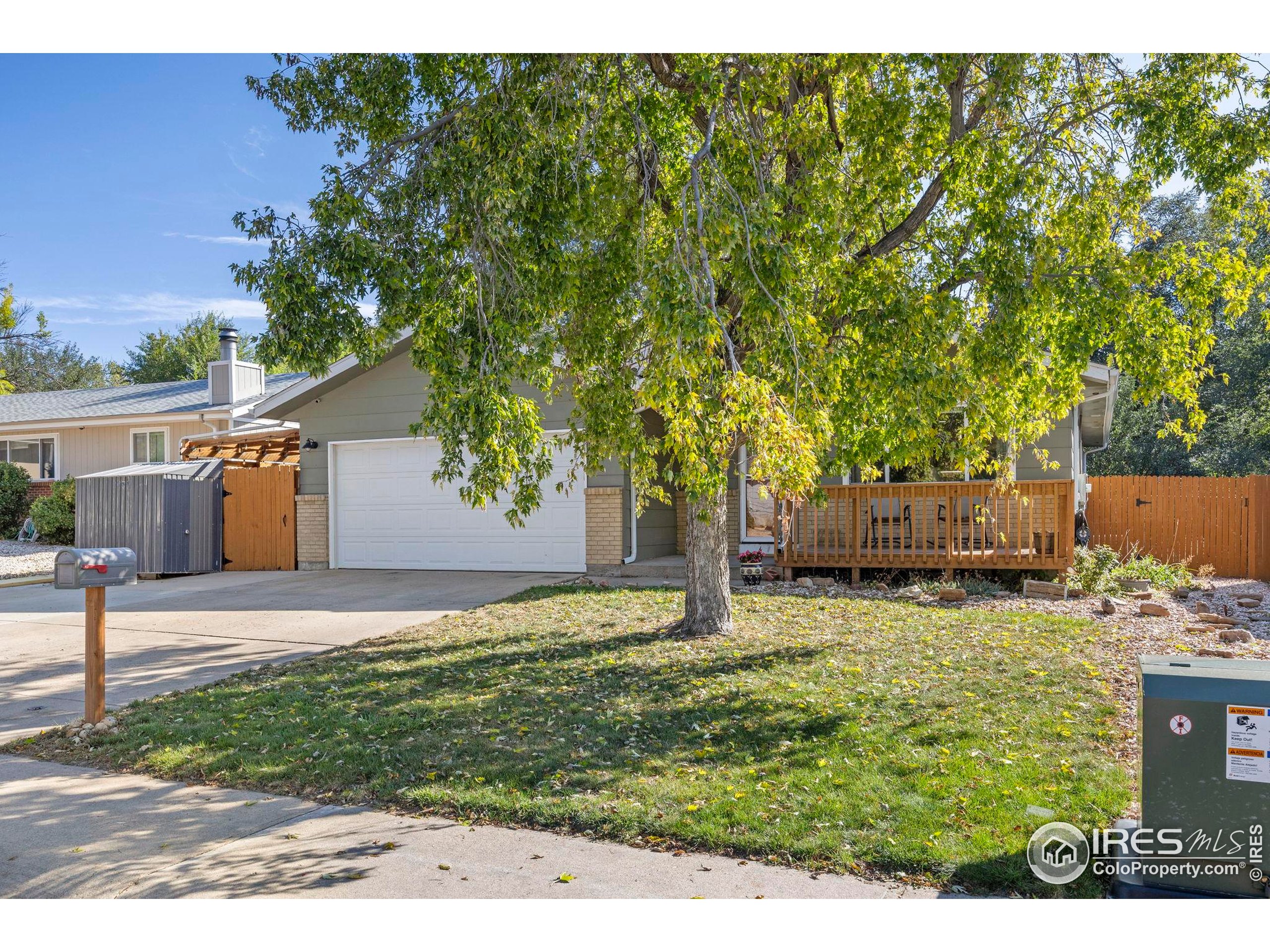 2738 W 22nd St Dr