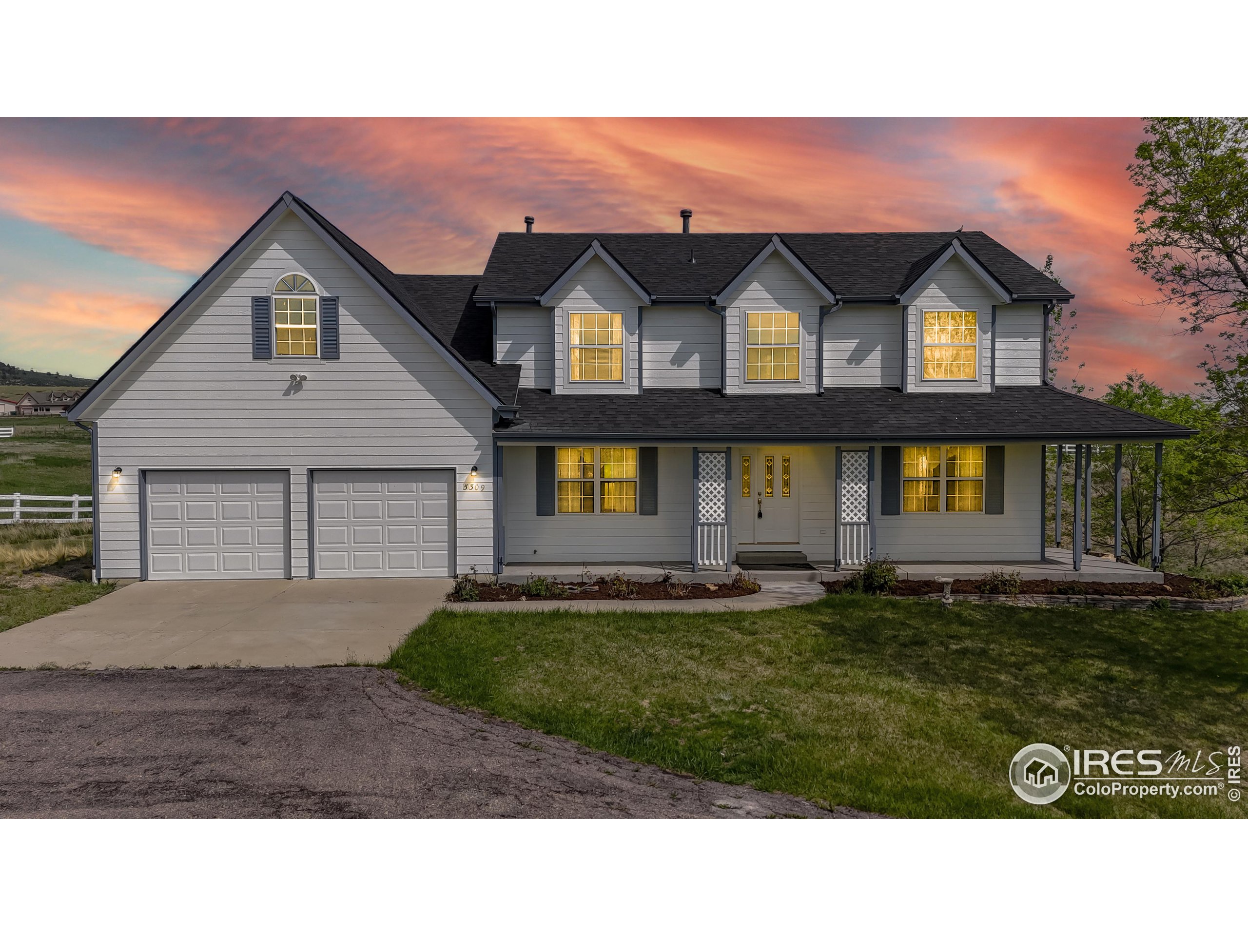 5306 Foothills Dr