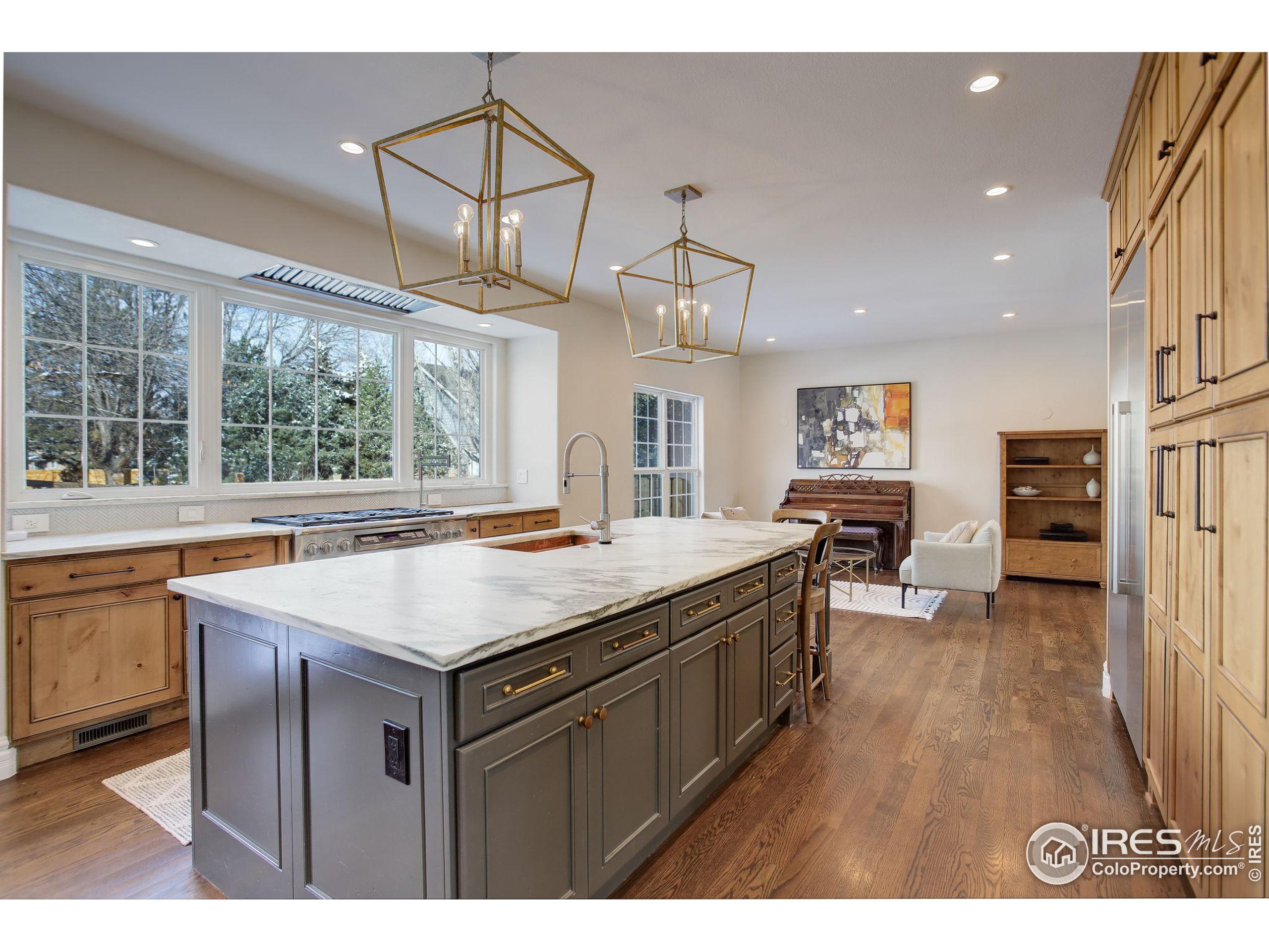 1321 Onyx Cir