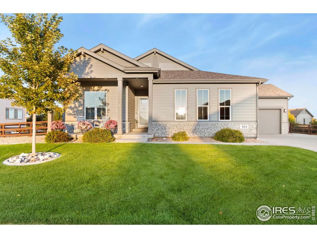 Photo of 923 Pitch Fork Dr, Windsor, CO 80550 (MLS # 1046155)
