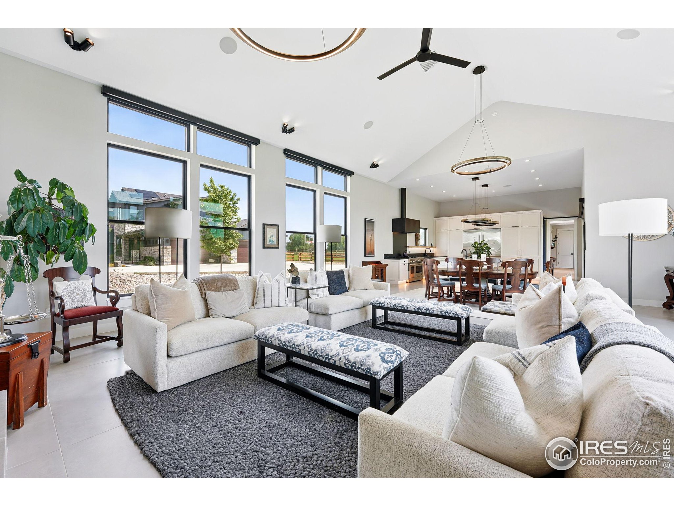 1563 Spring Creek Xing
