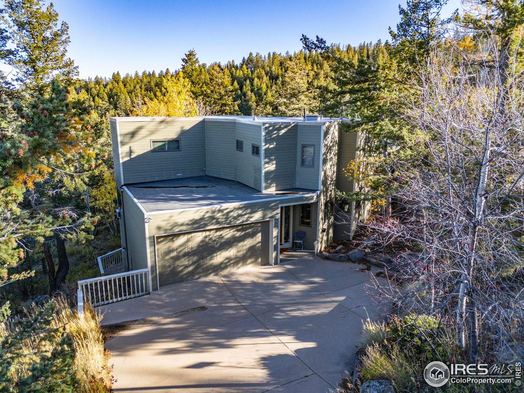 Photo of 1784 Deer Trail Rd, Boulder, CO 80302 (MLS # 1046366)