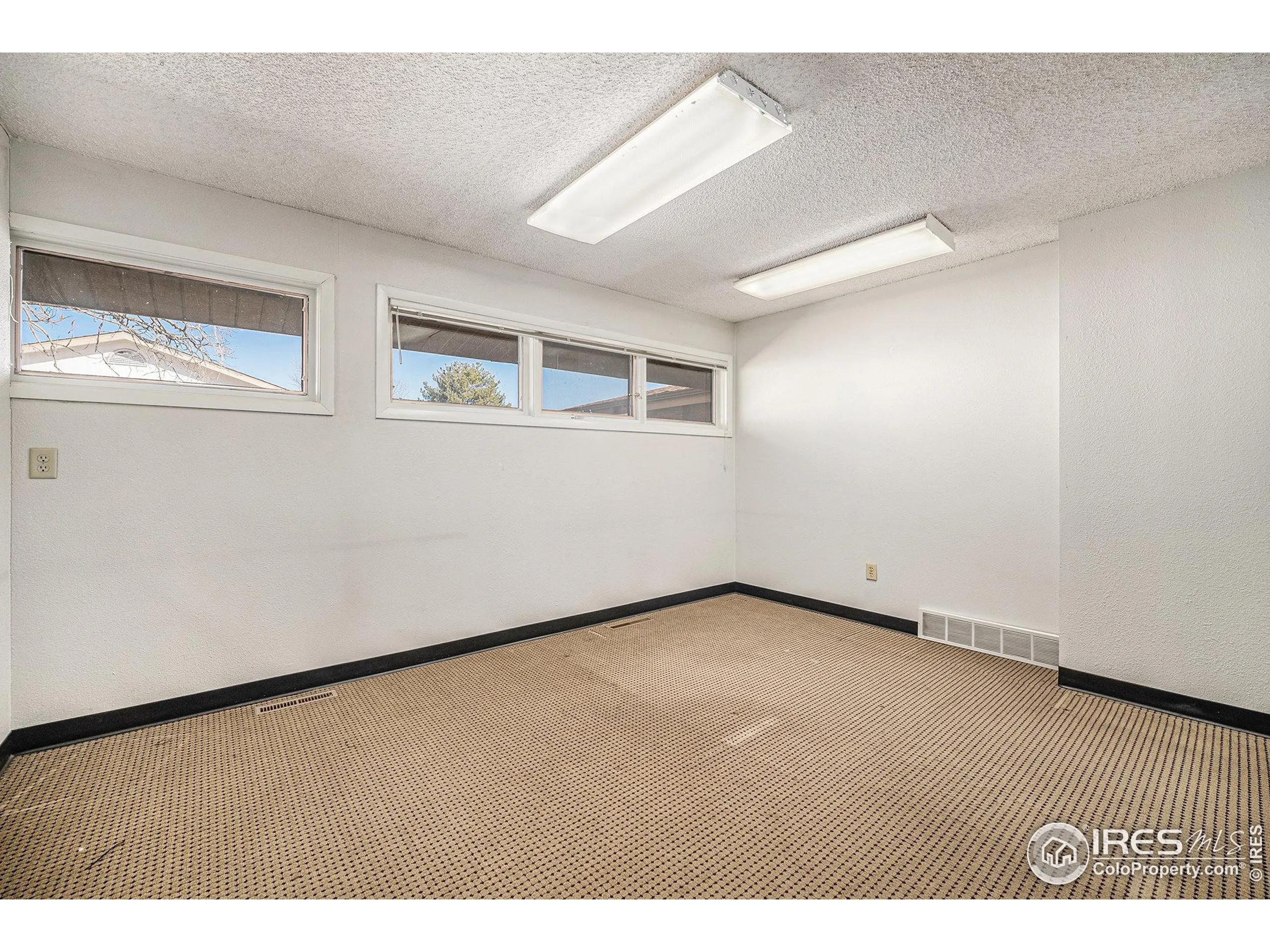 Loveland, Colorado 80538, United States, ,Commercial,Pending,85698