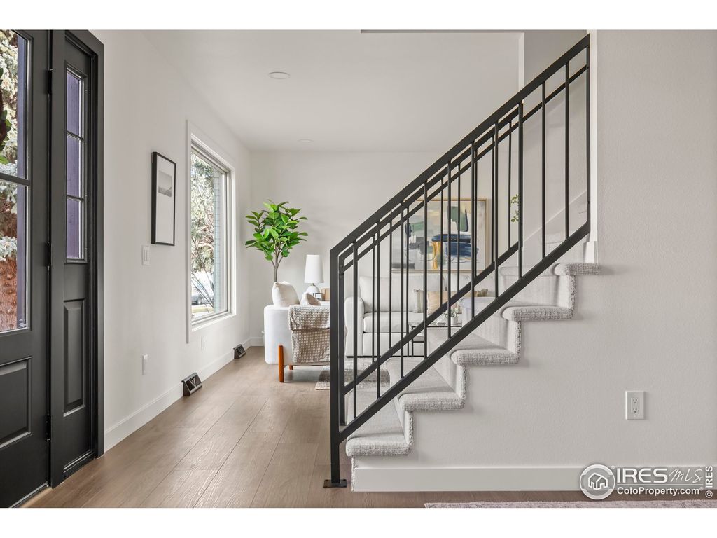 Photo of 1125 Oakmont Ct, Fort Collins, CO 80525 (MLS # 1048354)