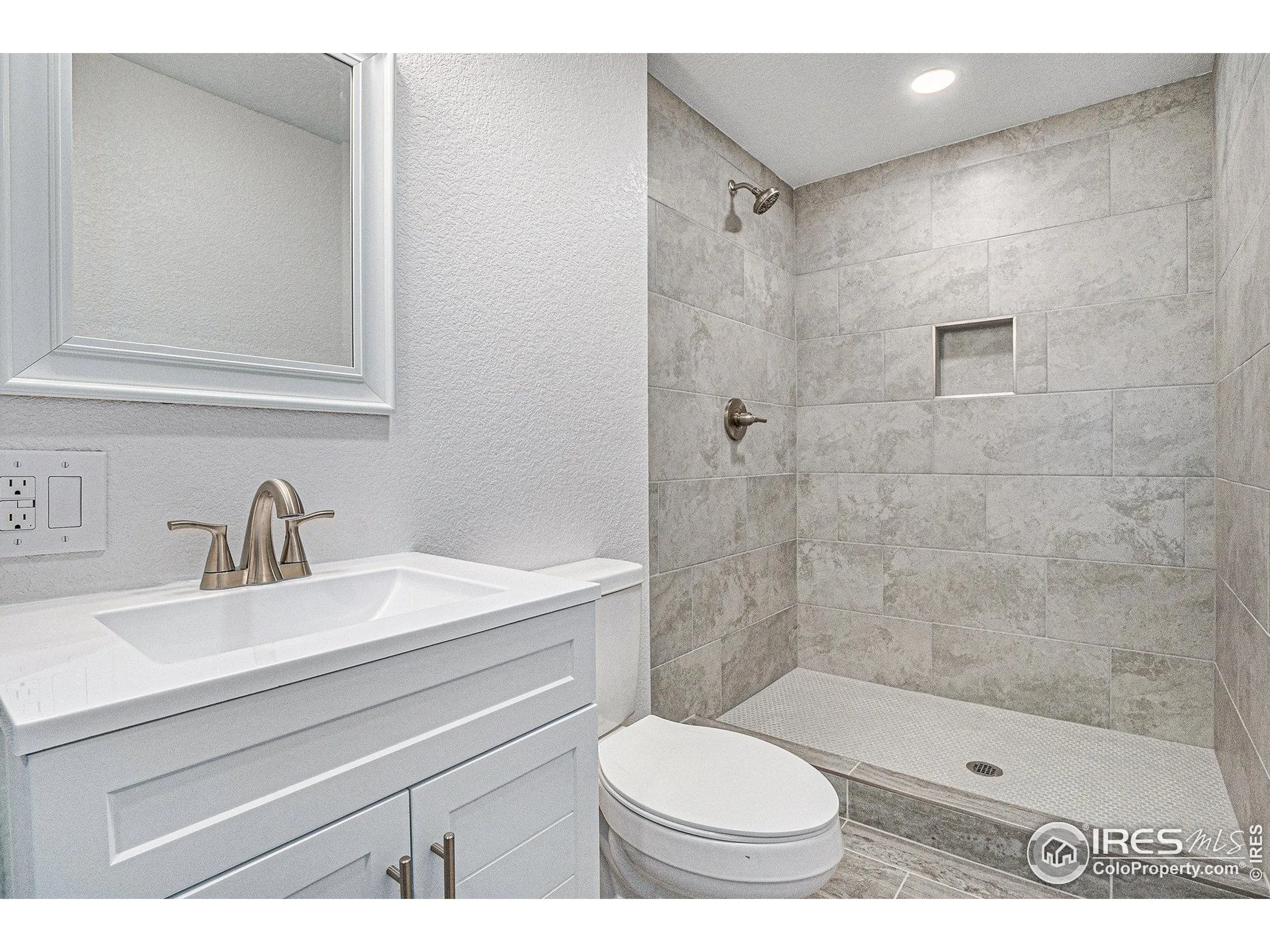 Aurora, Colorado 80013, United States, 4 Bedrooms Bedrooms, ,3 BathroomsBathrooms,Residential,Active,136275