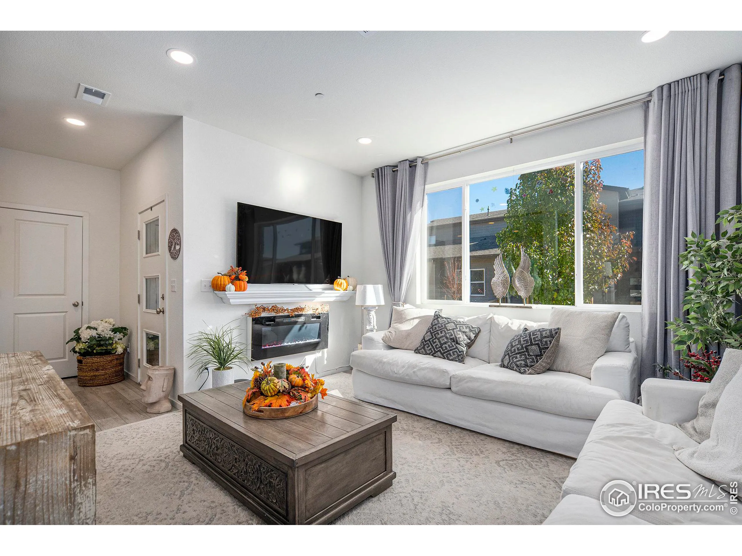 Timnath, Colorado 80547, United States, 3 Bedrooms Bedrooms, ,3 BathroomsBathrooms,Residential,Active,77397