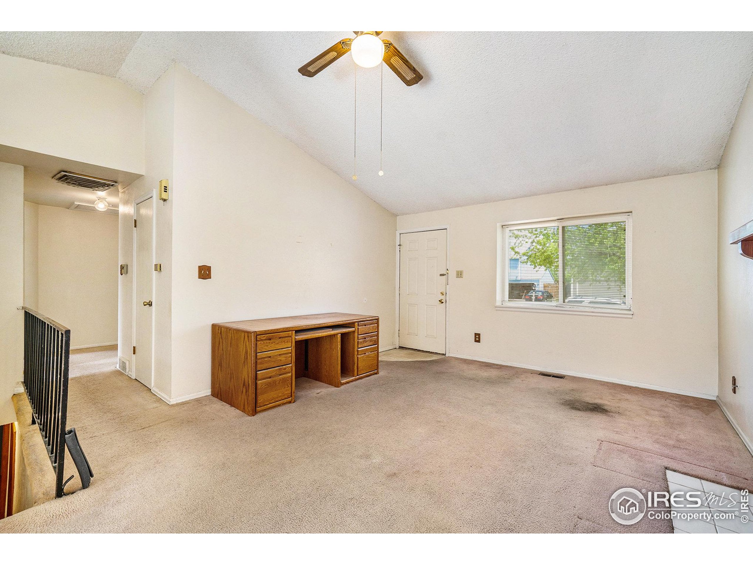 2167 Hackberry Cir