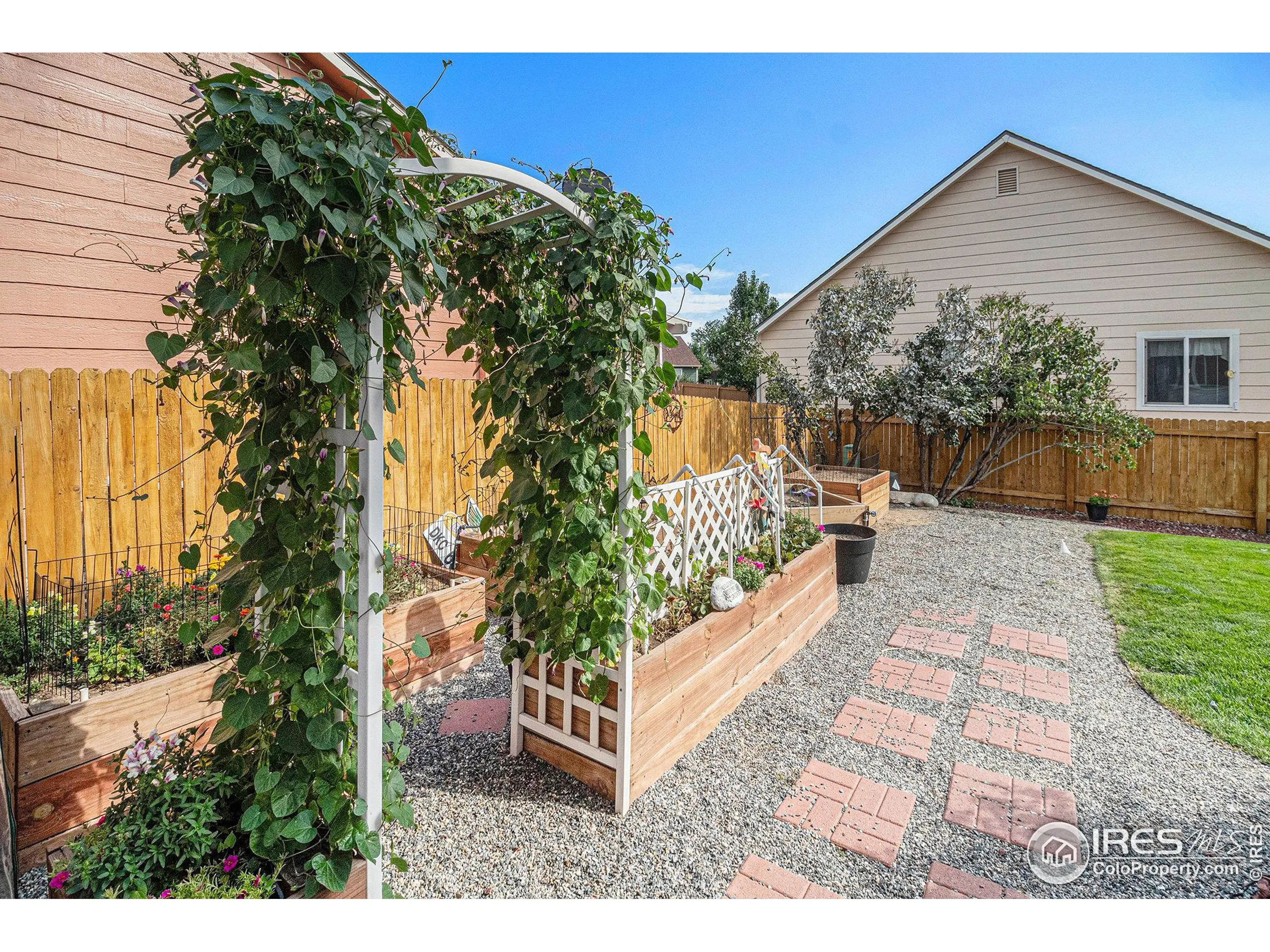 Brighton, Colorado 80601, United States, 5 Bedrooms Bedrooms, ,4 BathroomsBathrooms,Residential,Pending,24373