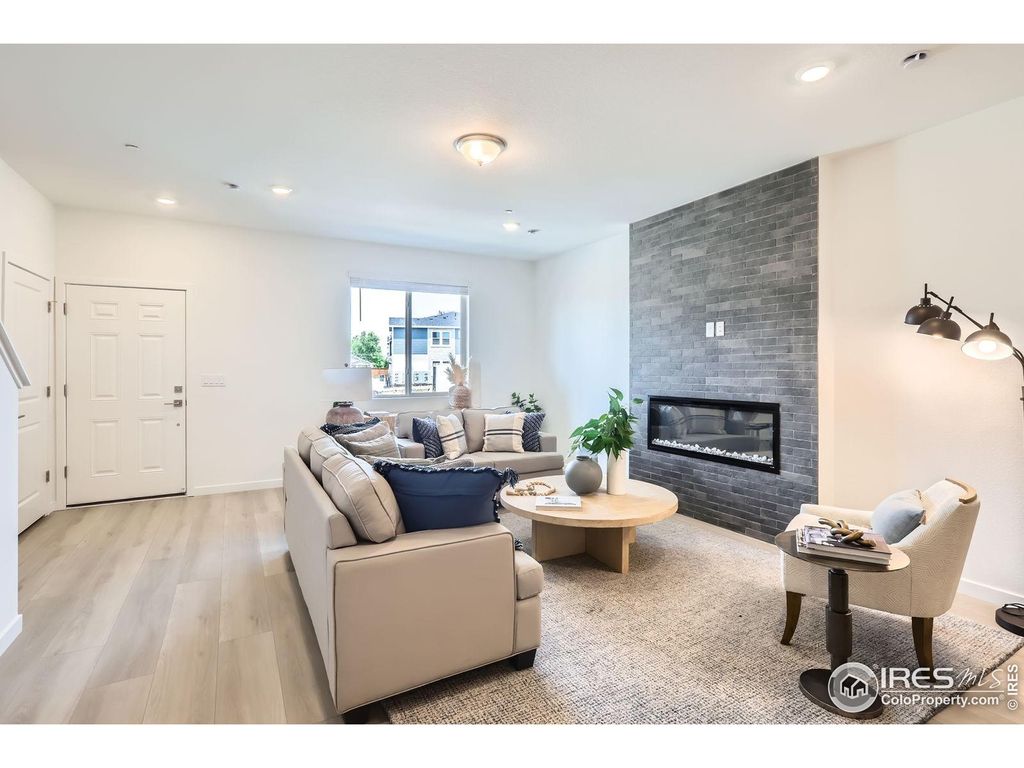 Photo of 2858 Bear Springs Cir, Longmont, CO 80503 (MLS # 1047817)