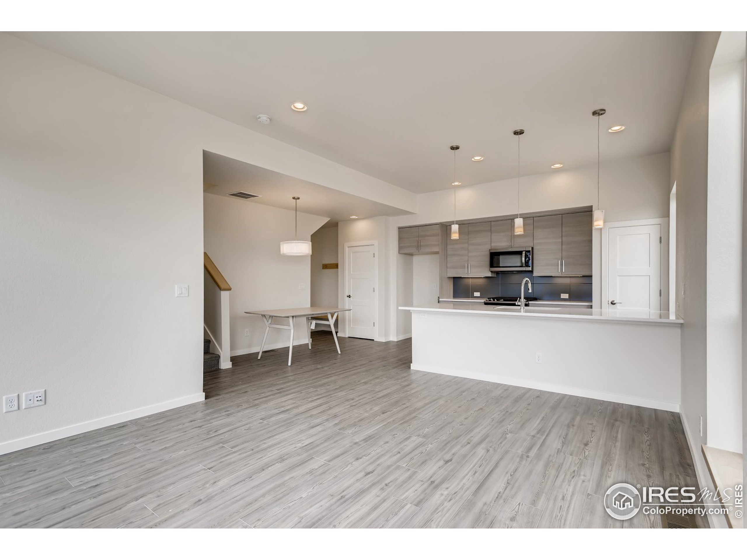 Photo 4 of 18 of 737 Kubat Ln A condo
