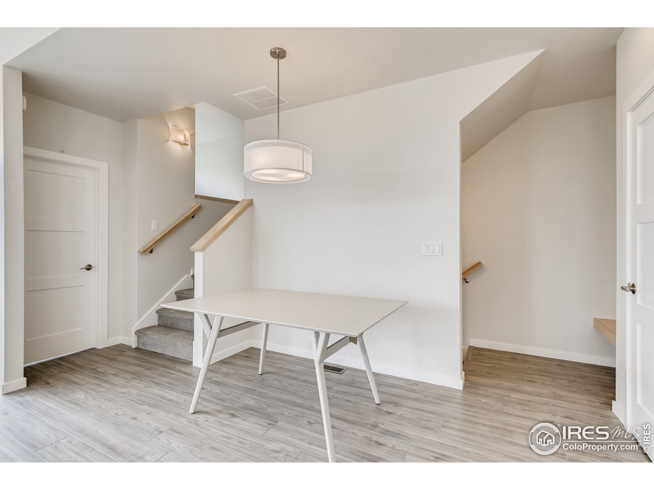 Photo 5 of 18 of 737 Kubat Ln A condo