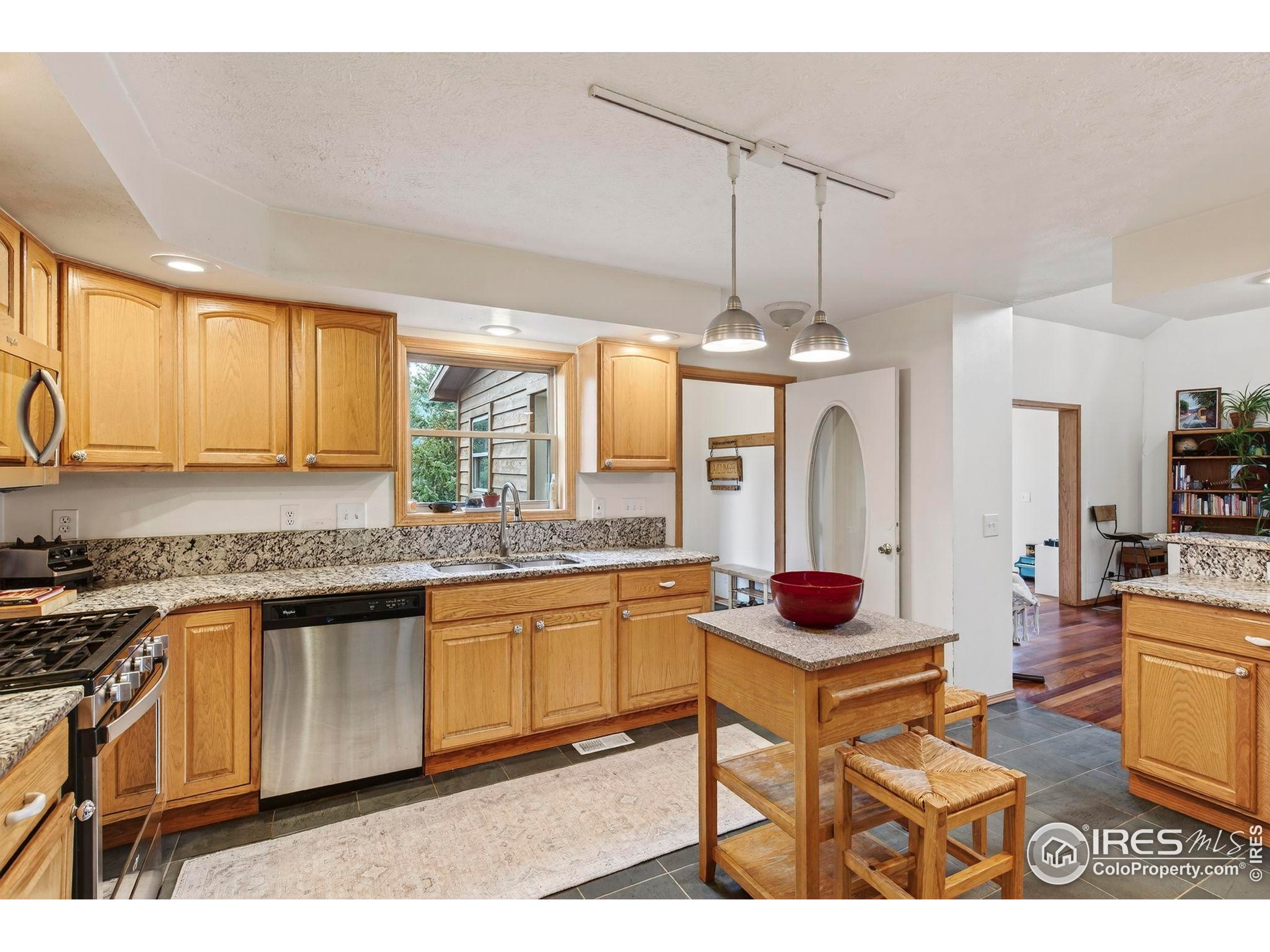 100 Moon Gulch Rd