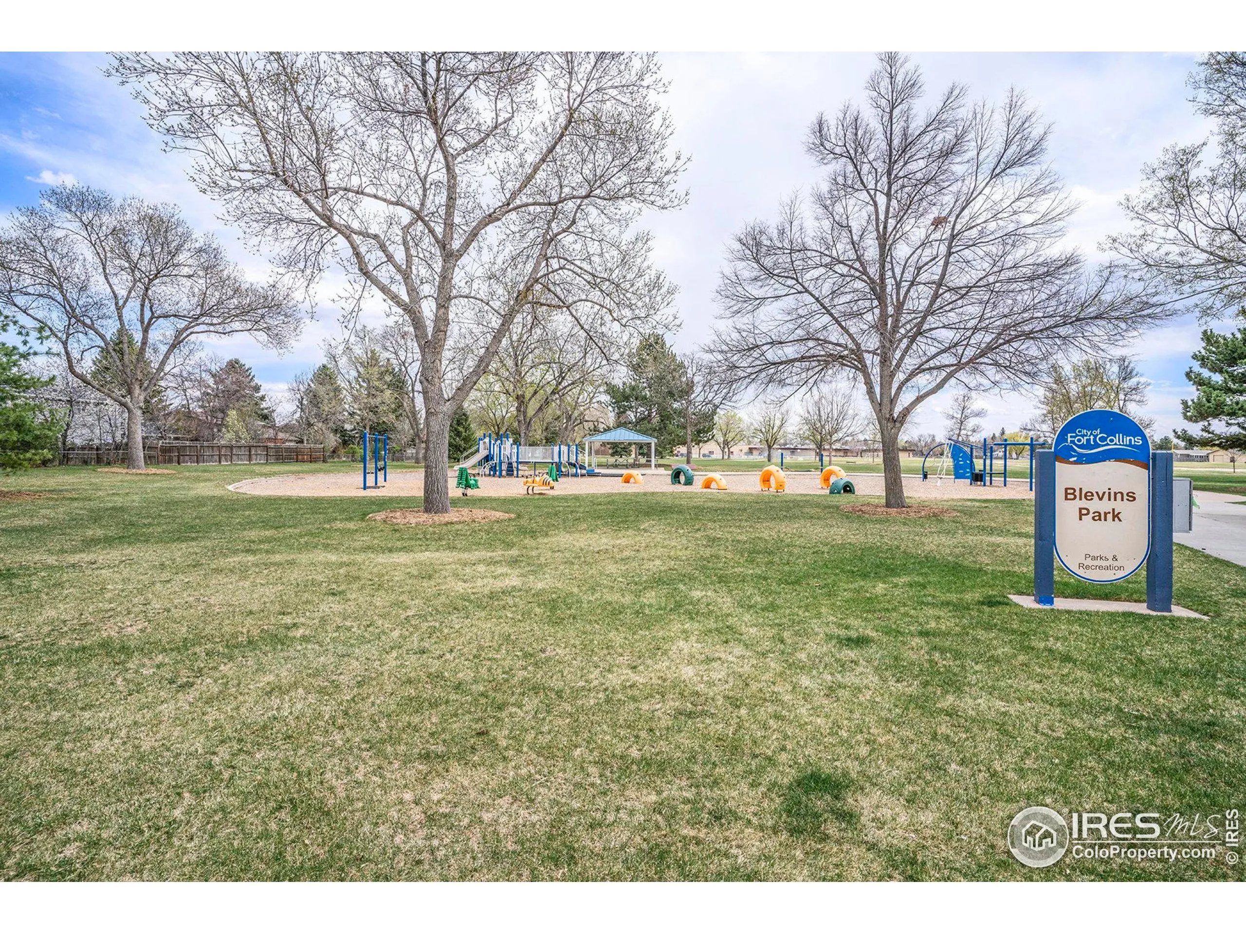 Fort Collins, Colorado 80526, United States, 2 Bedrooms Bedrooms, ,2 BathroomsBathrooms,Residential,Pending,110971