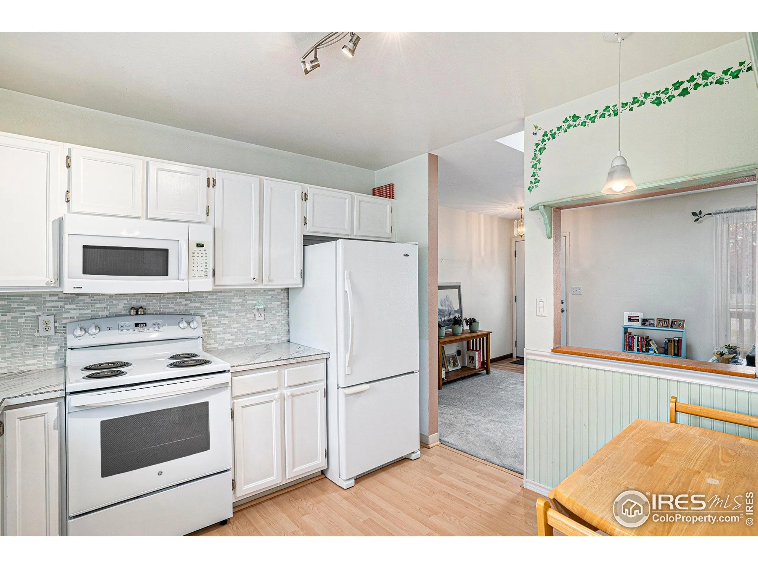 Fort Collins, Colorado 80526, United States, 2 Bedrooms Bedrooms, ,2 BathroomsBathrooms,Residential,Pending,110971