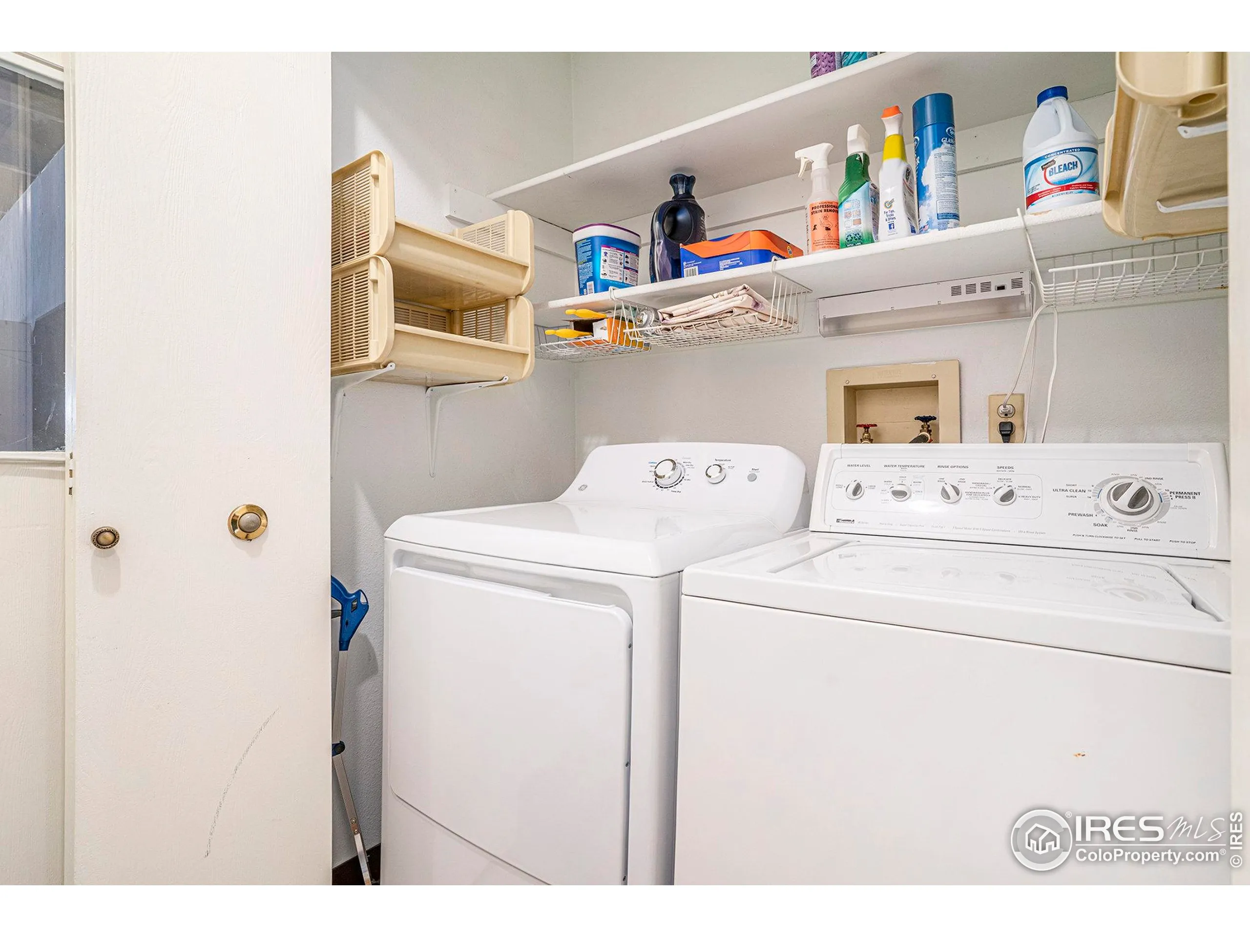 Fort Collins, Colorado 80526, United States, 2 Bedrooms Bedrooms, ,2 BathroomsBathrooms,Residential,Pending,110971