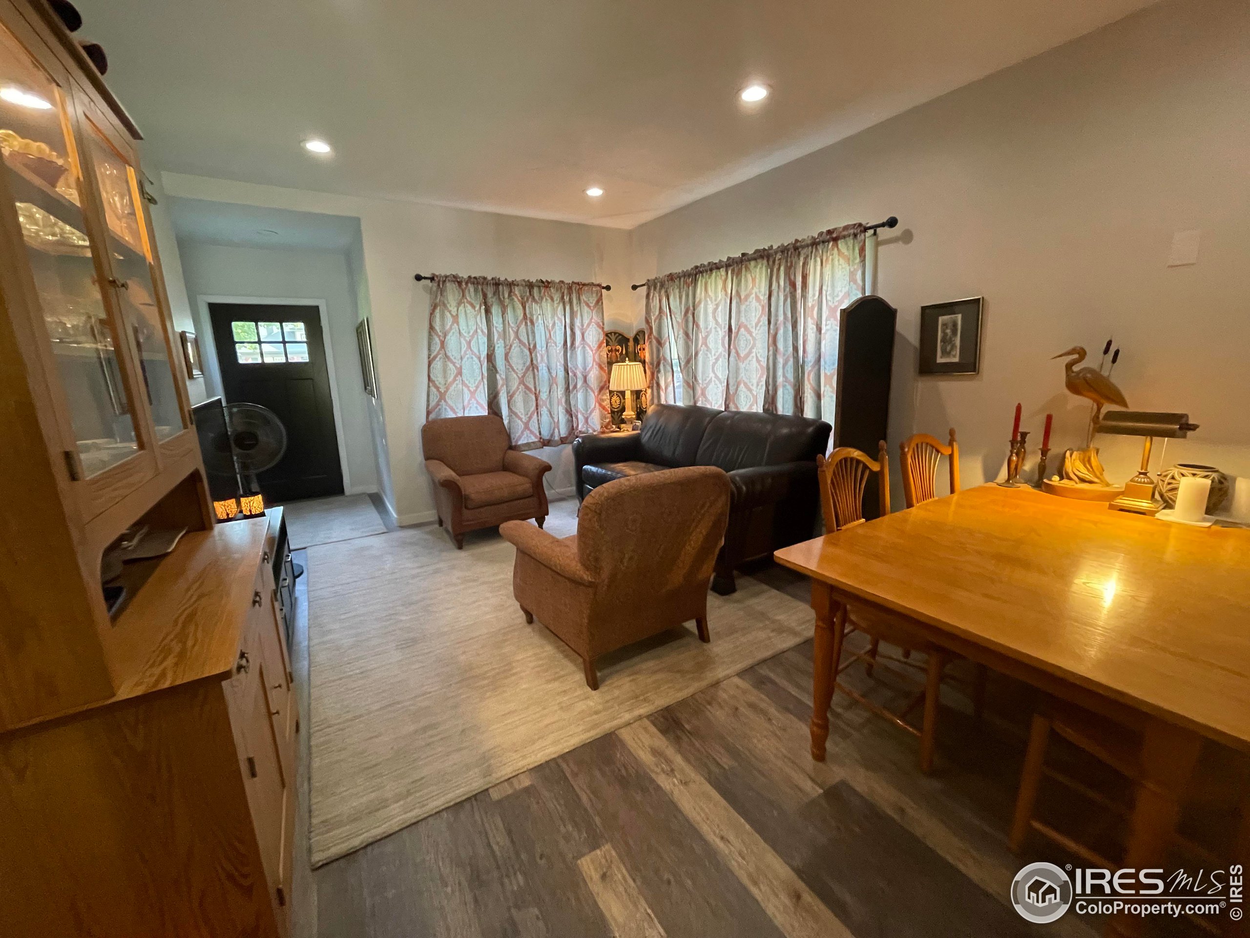 Photo 6 of 29 of 319 S Bowman Ave house