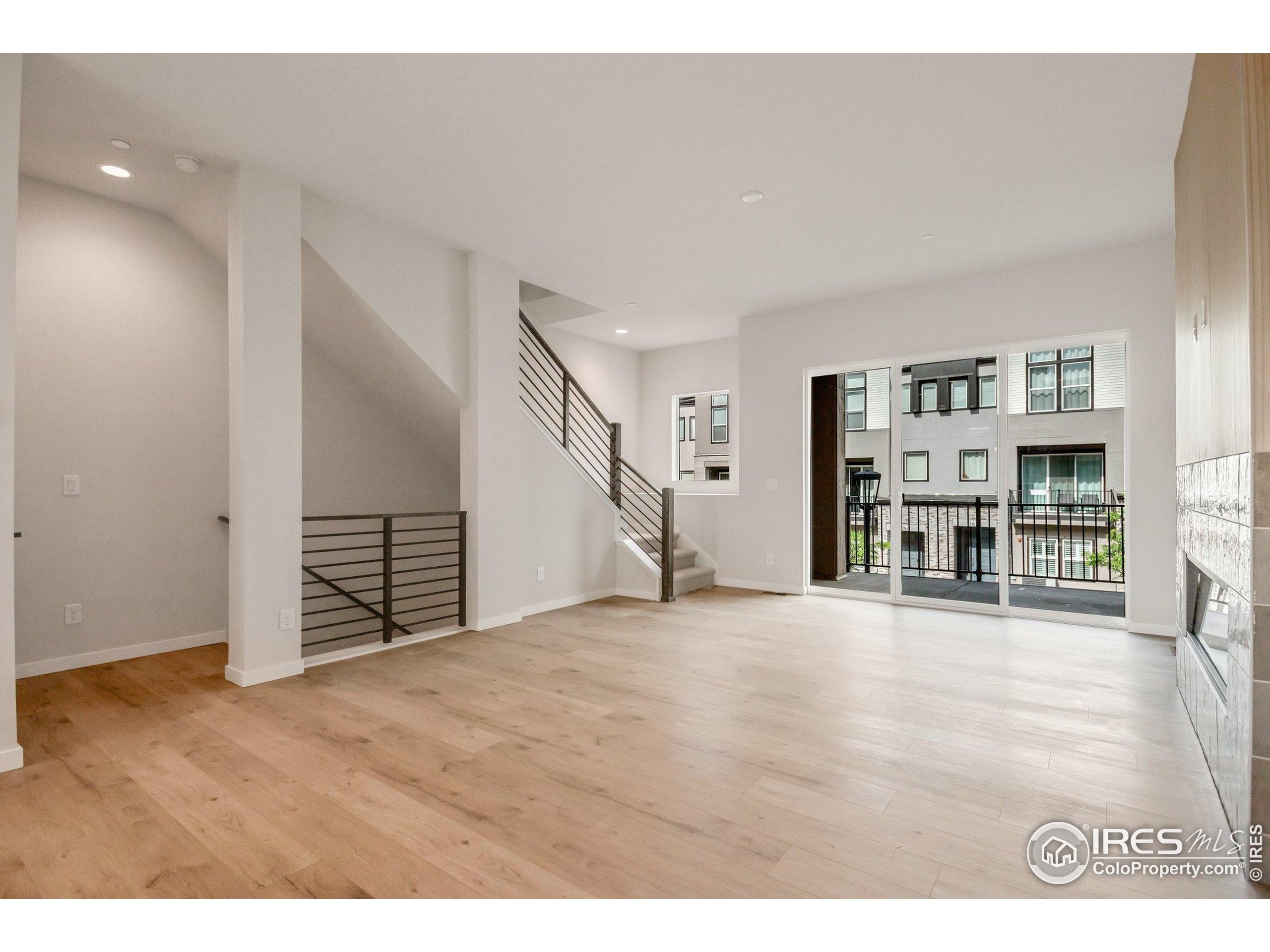 362 Promenade Dr