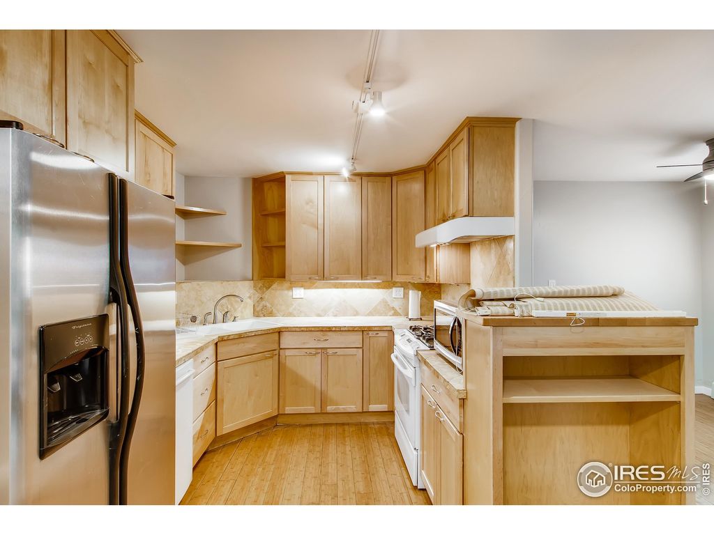 Photo of 964 Arapahoe Ave 3, Boulder, CO 80302 (MLS # 977796)
