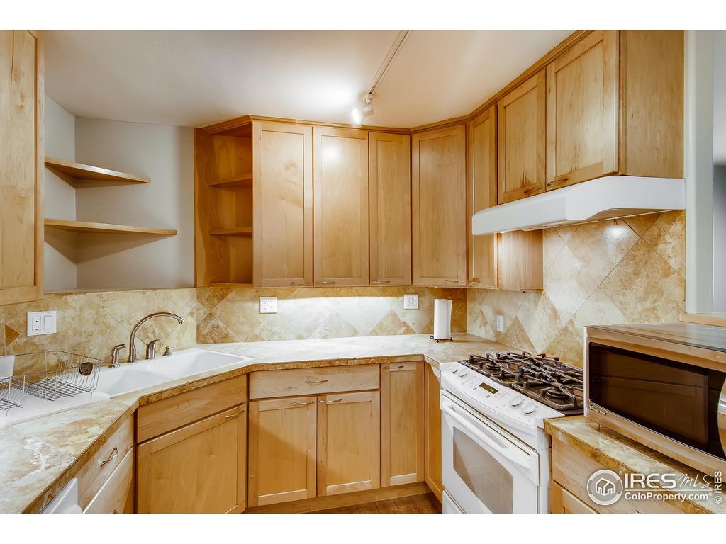 Photo of 964 Arapahoe Ave 3, Boulder, CO 80302 (MLS # 977796)