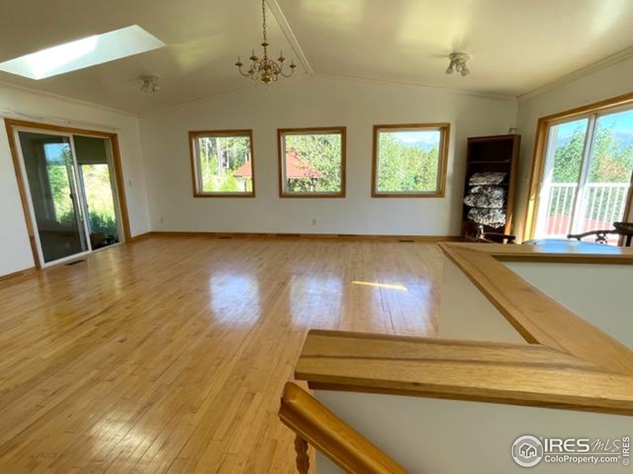 8 Valley View Dr
