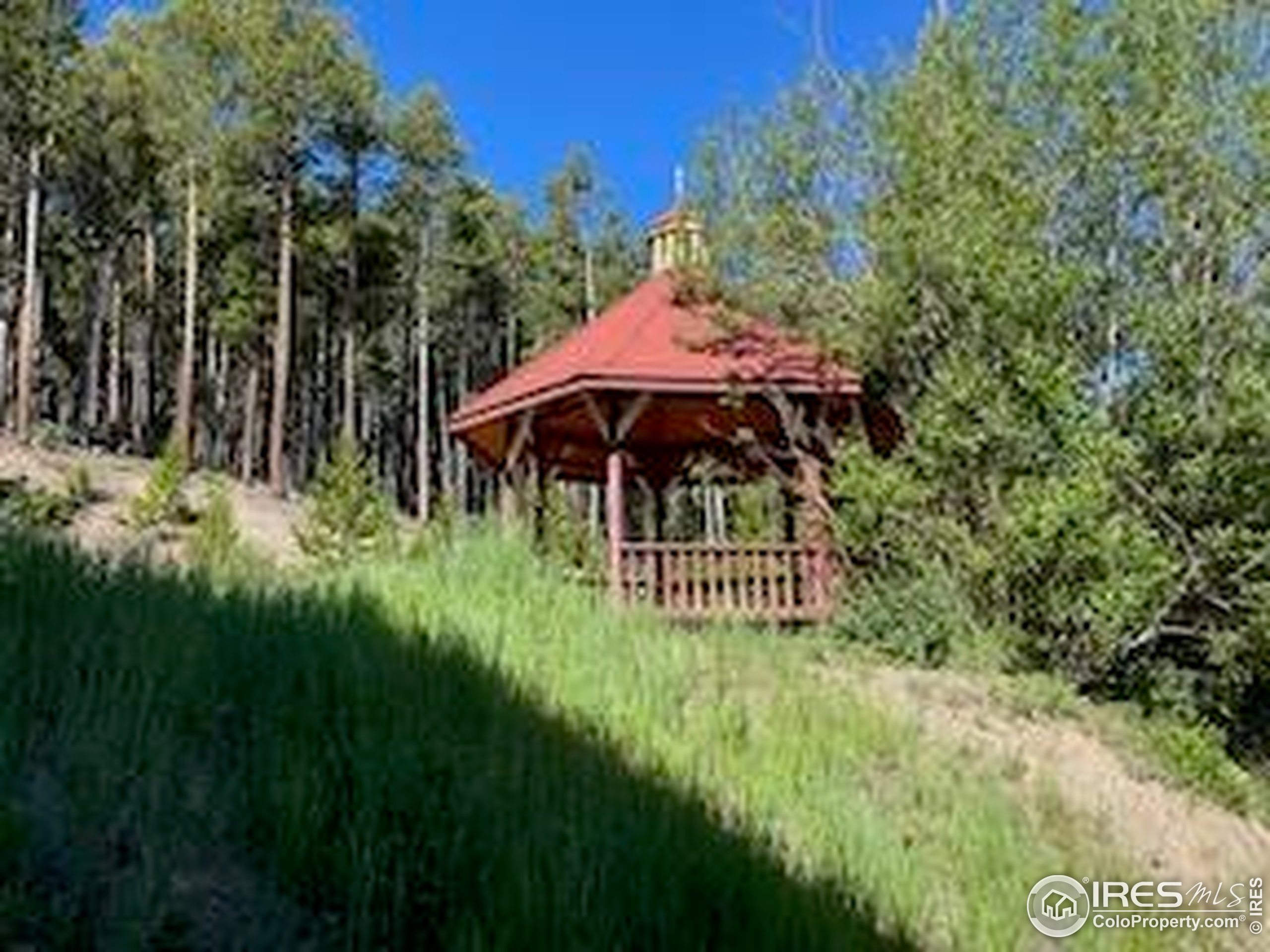 8 Valley View Dr