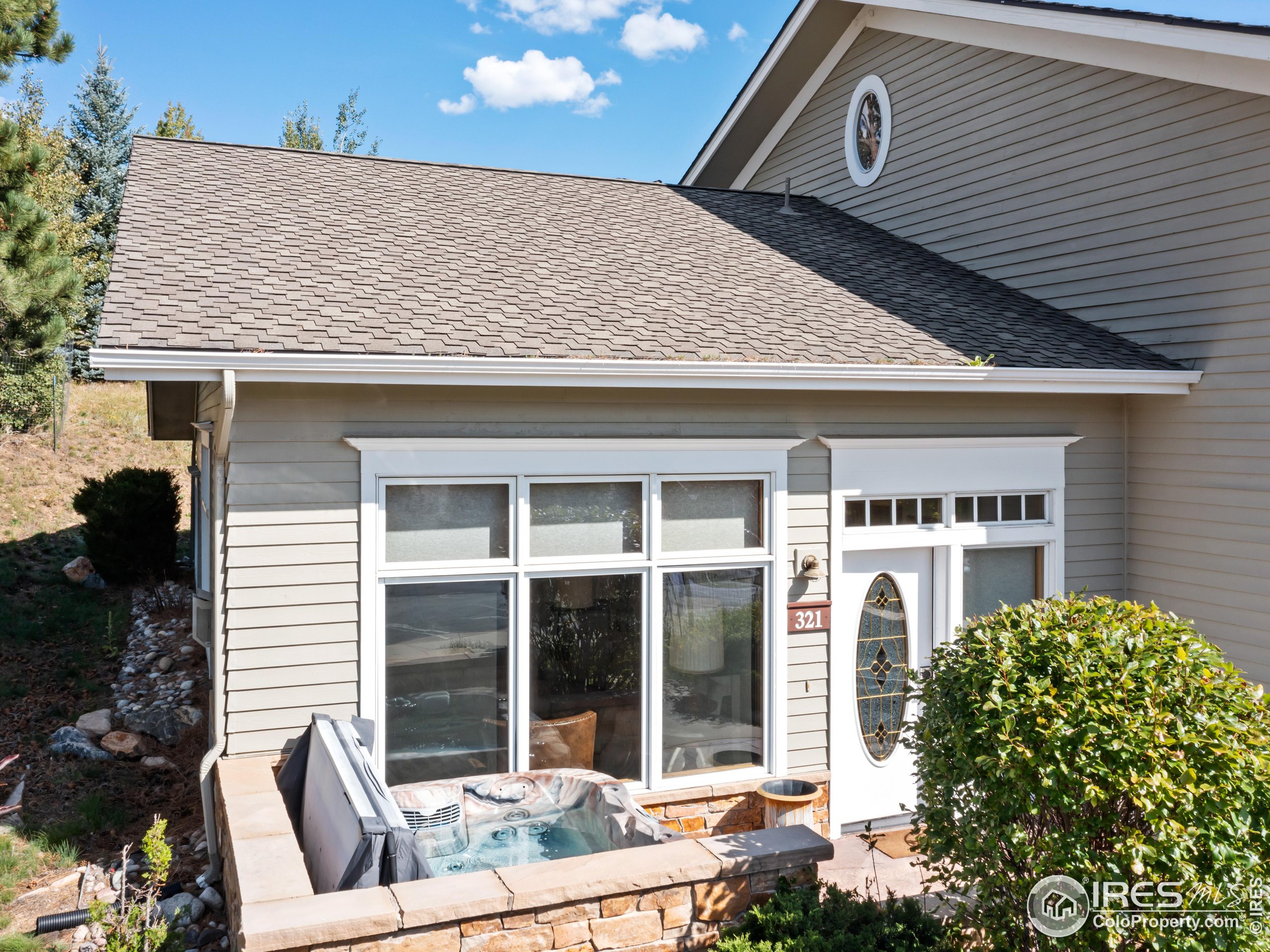 321 Overlook Ln