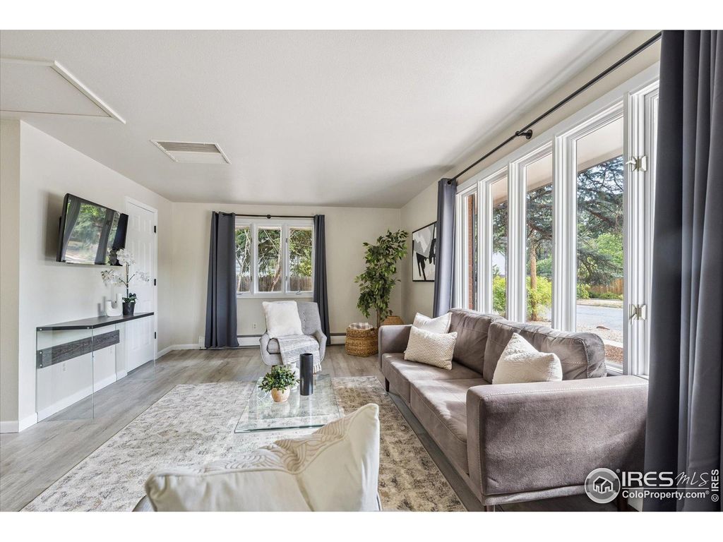 Photo of 800 Mohawk Dr, Boulder, CO 80303 (MLS # 1042062)