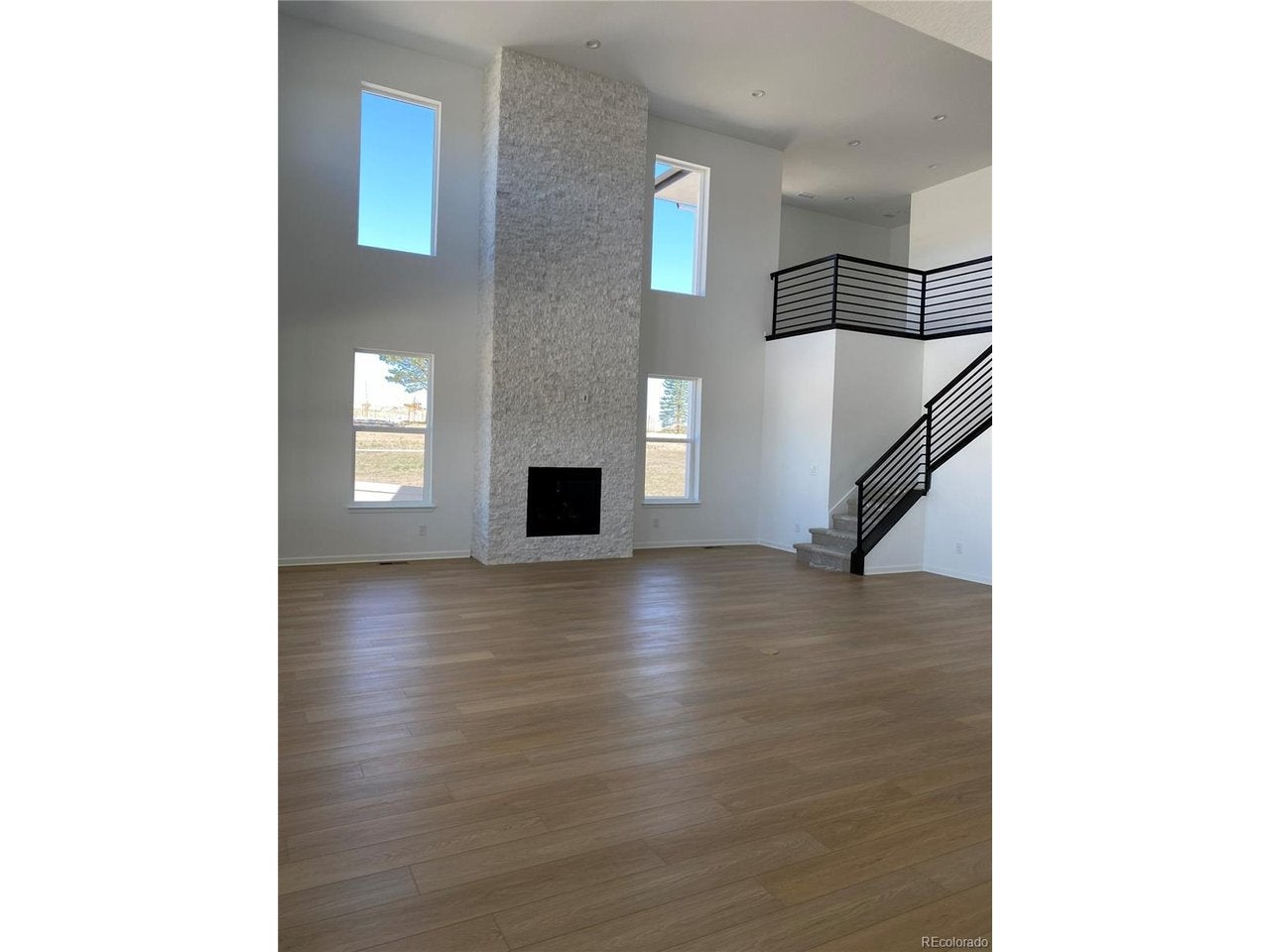 5530 Loma Vista Dr