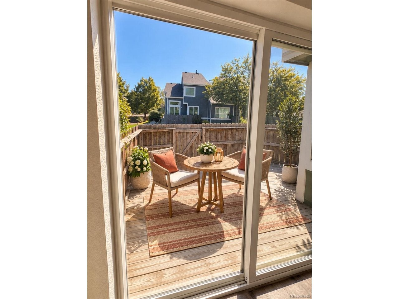 1120 James Cir 1