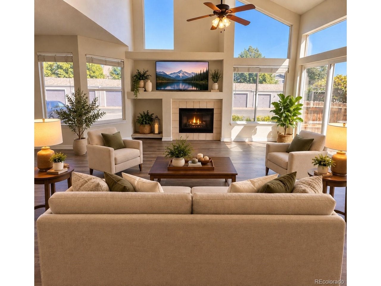 1120 James Cir 1