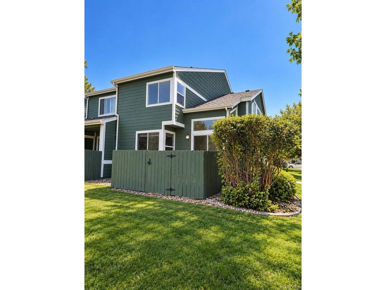 1120 James Cir 1