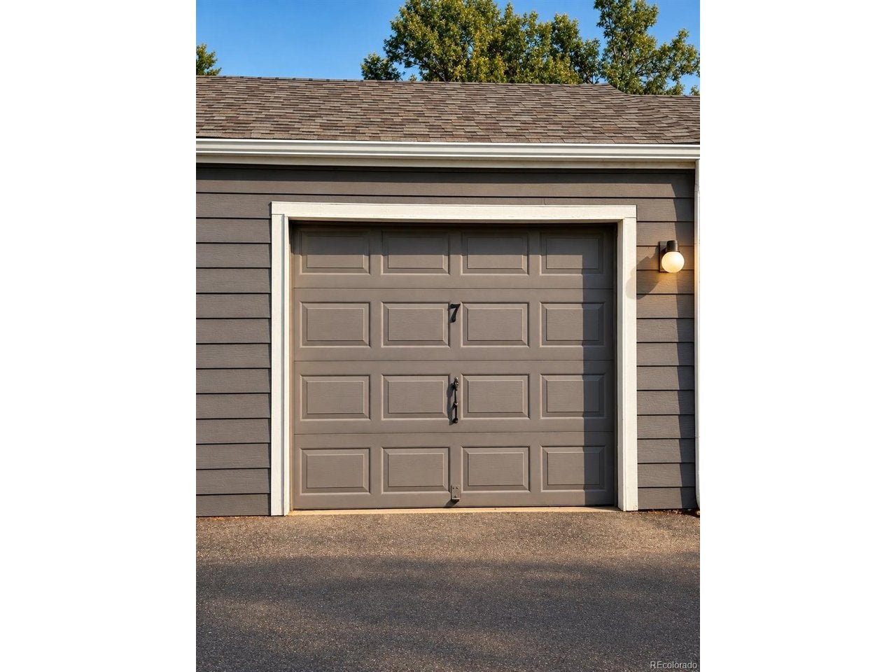 1120 James Cir 1