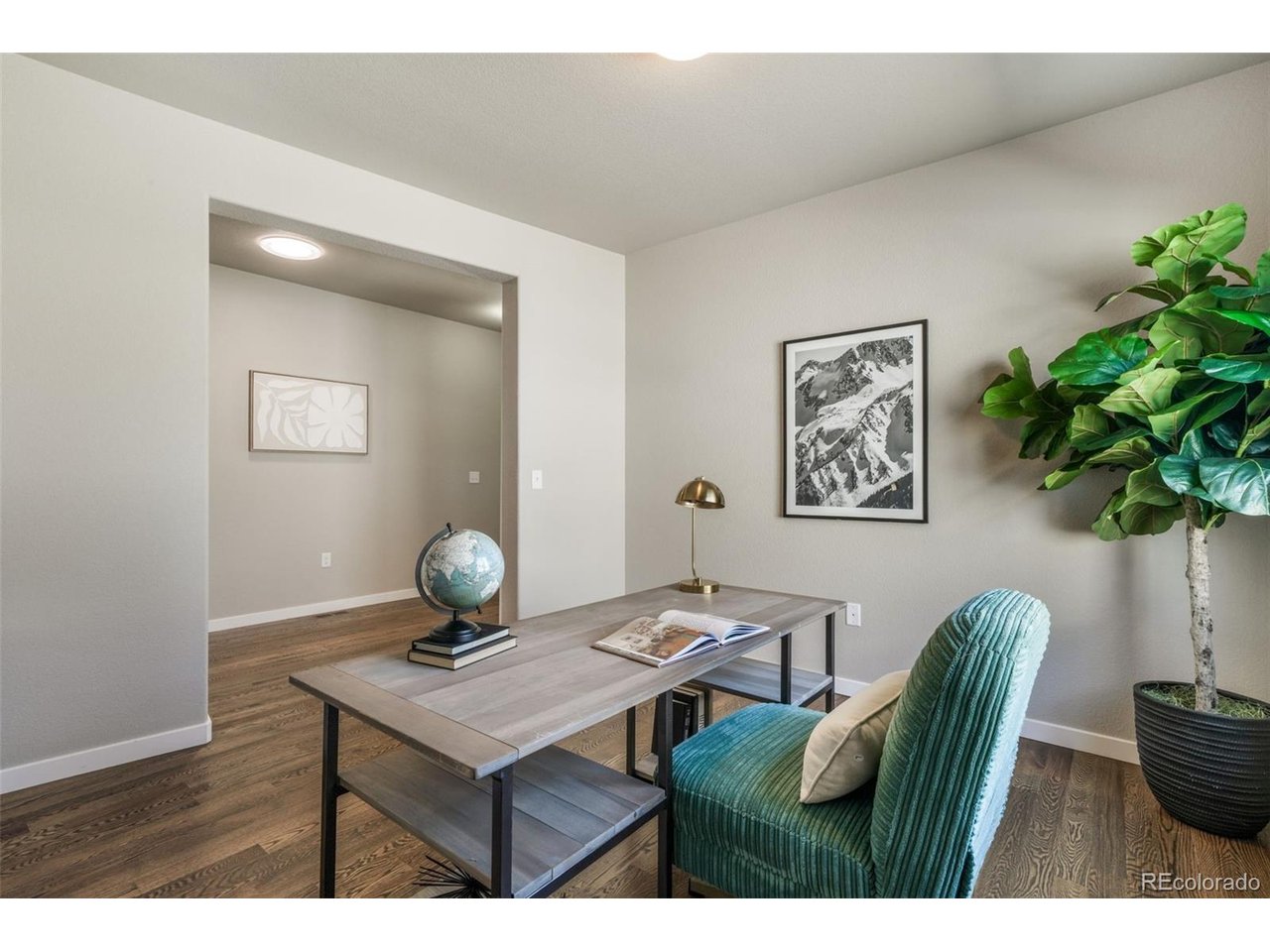 10104 Emerald Lake Ln