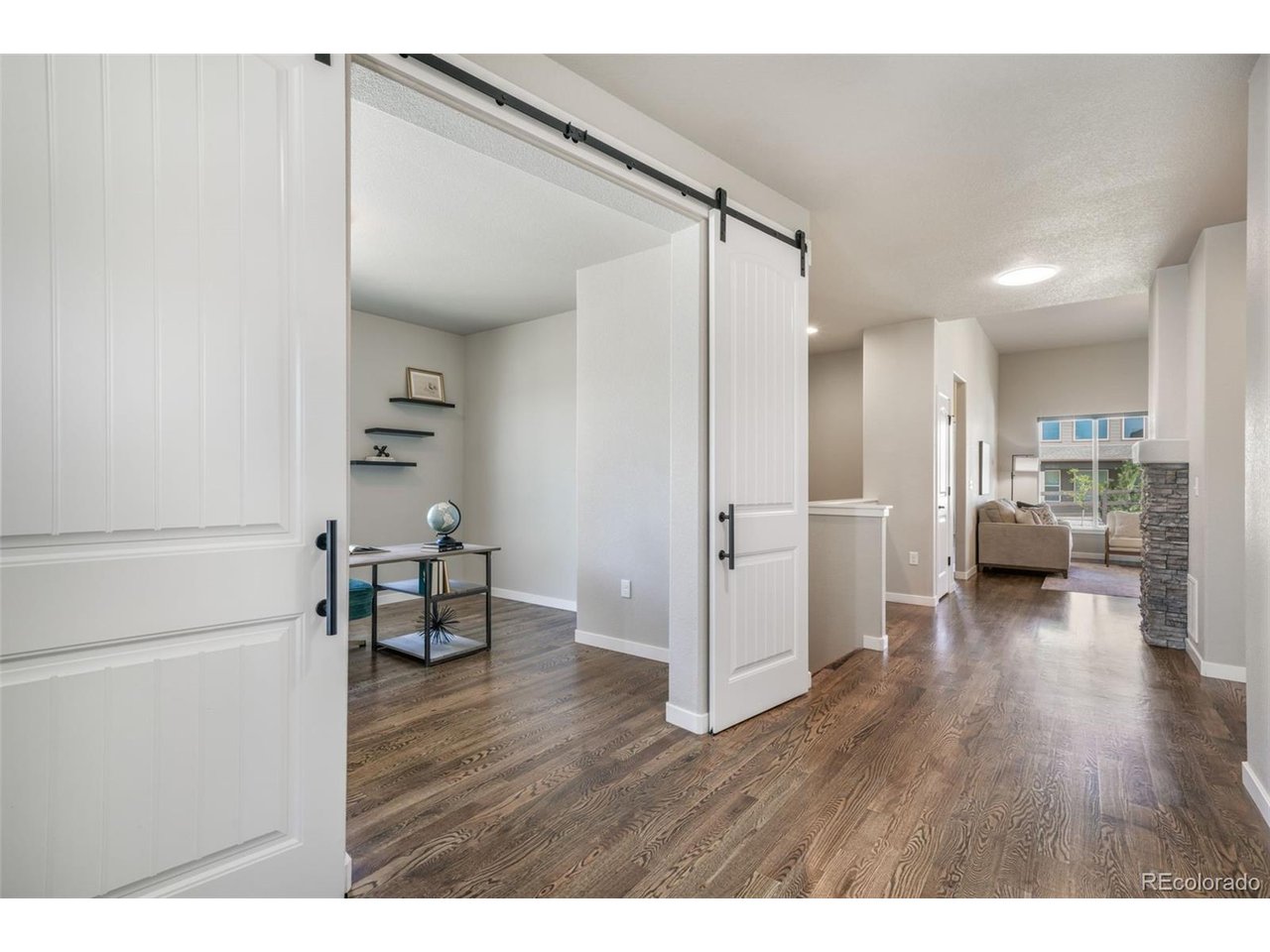 10104 Emerald Lake Ln