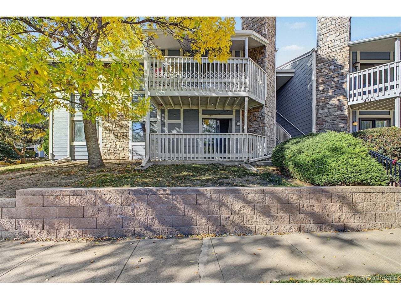 8335 Fairmount Dr 8-104