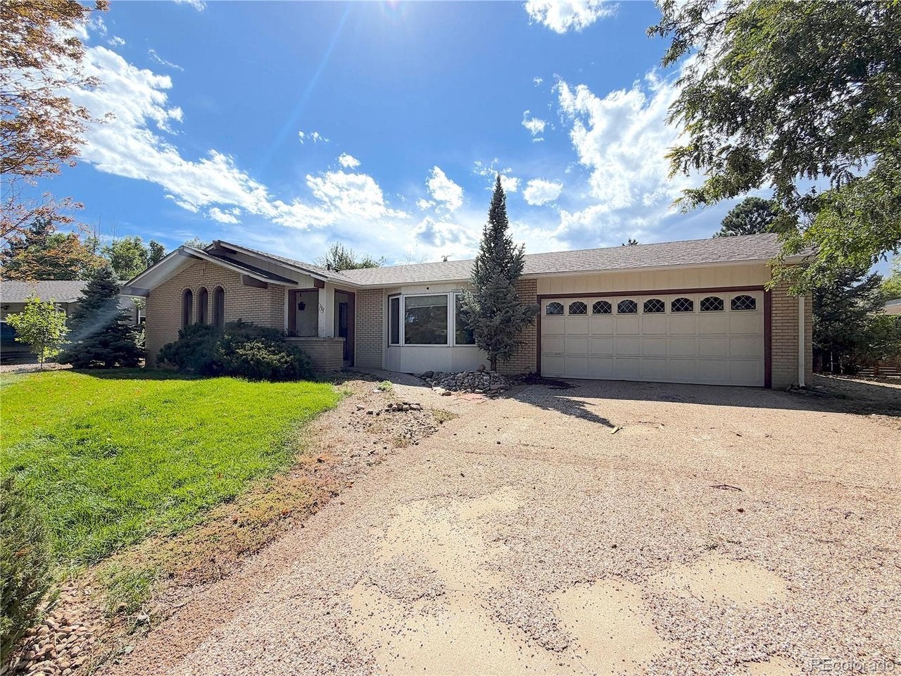 733 Cypress Dr