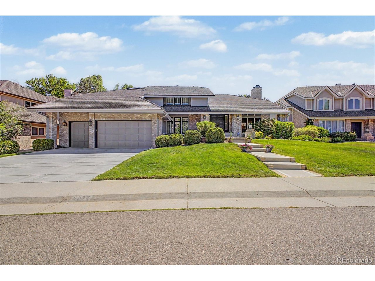 5238 E Nichols Dr