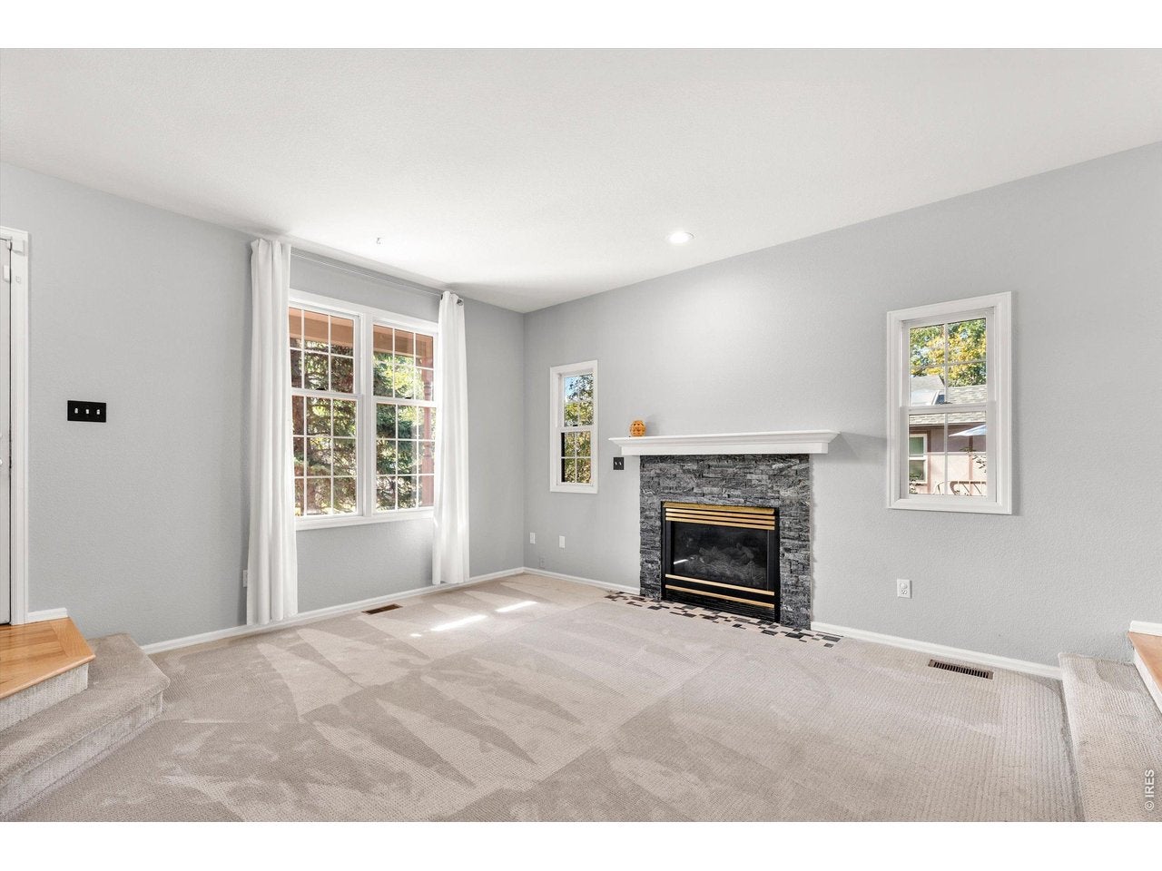 407 E Baseline Rd