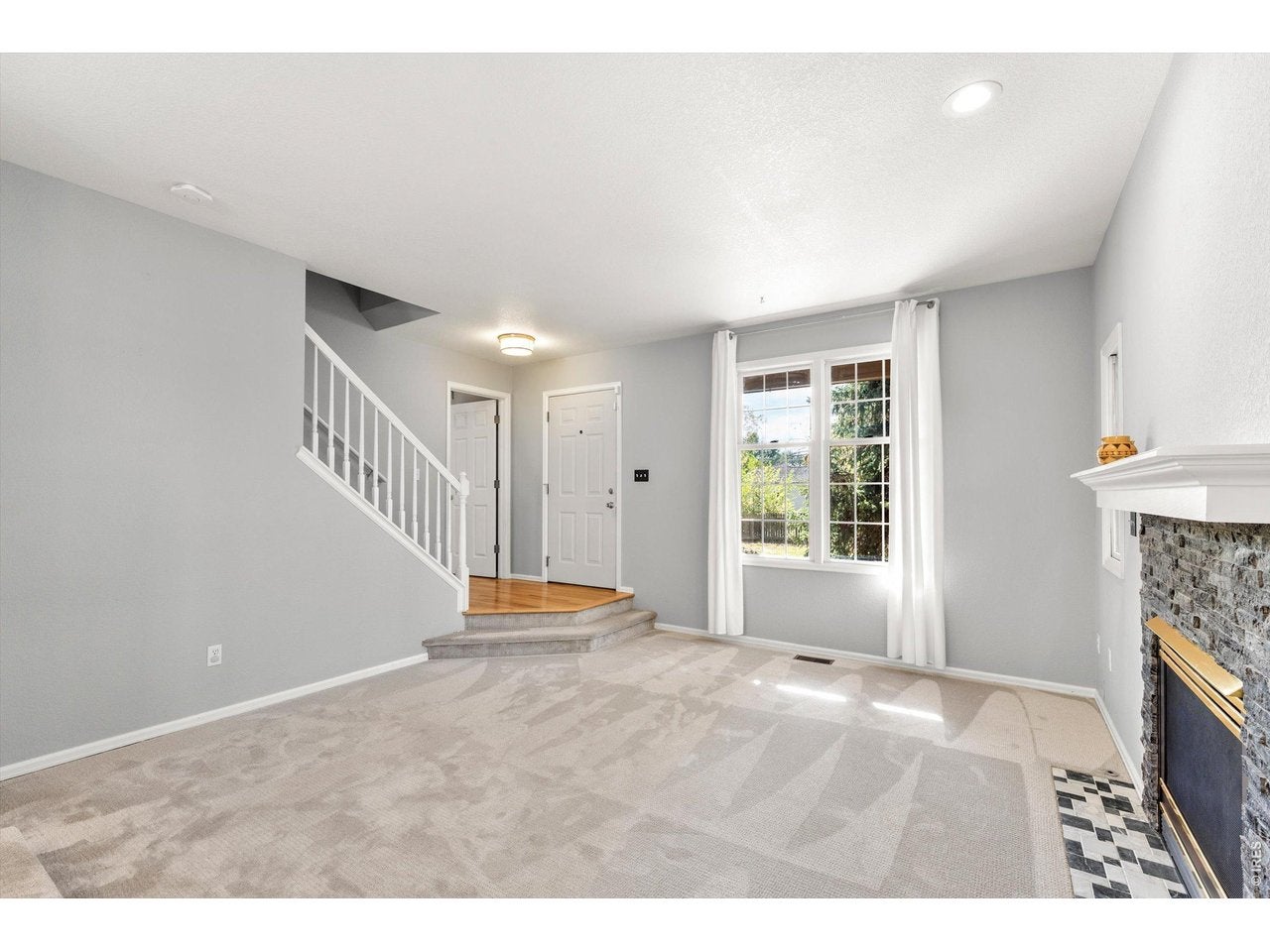 407 E Baseline Rd