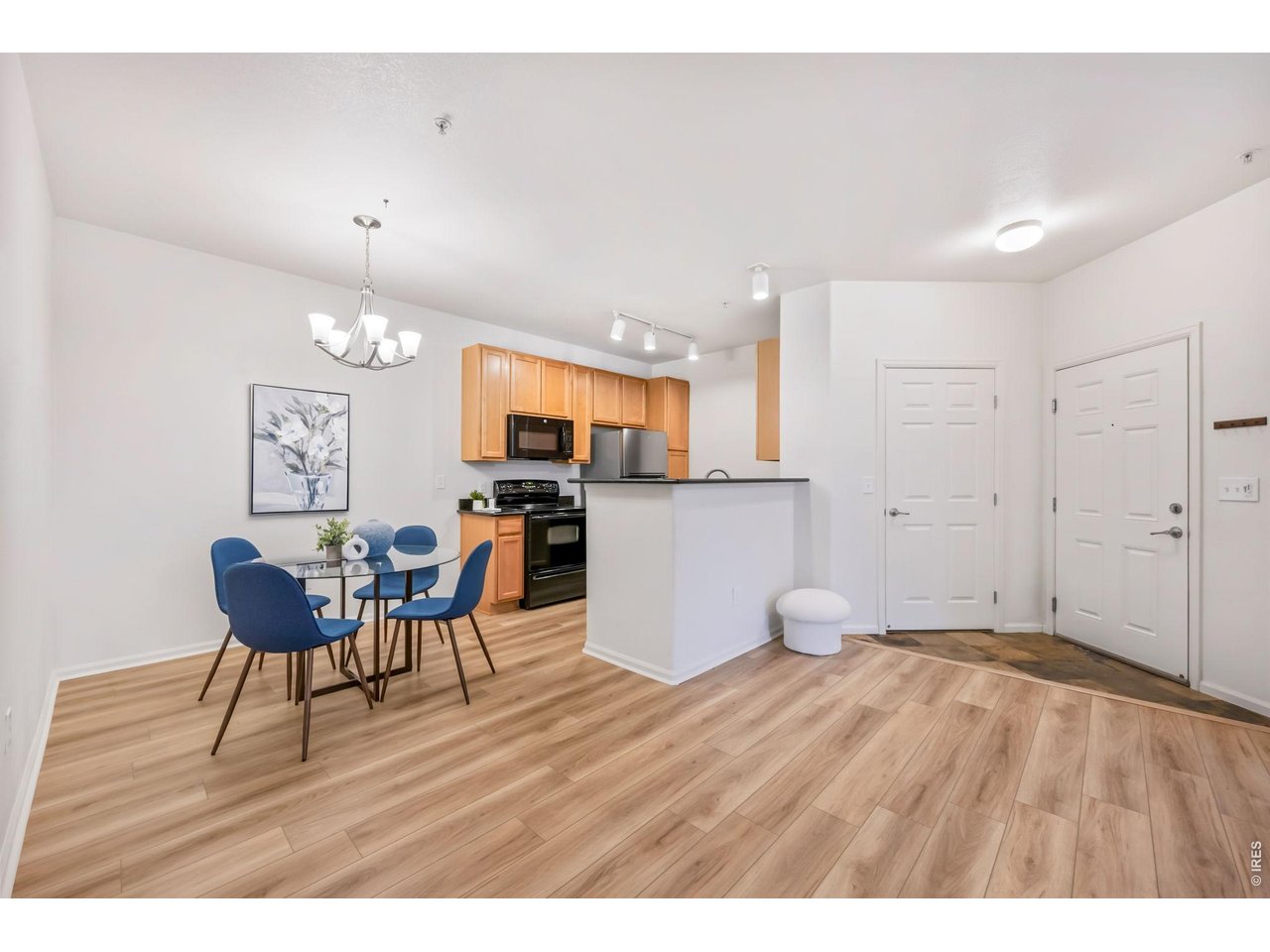 2855 Blue Sky Cir 3-104