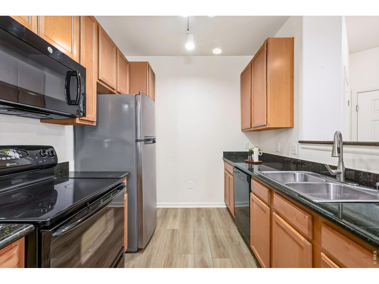 2855 Blue Sky Cir 3-104