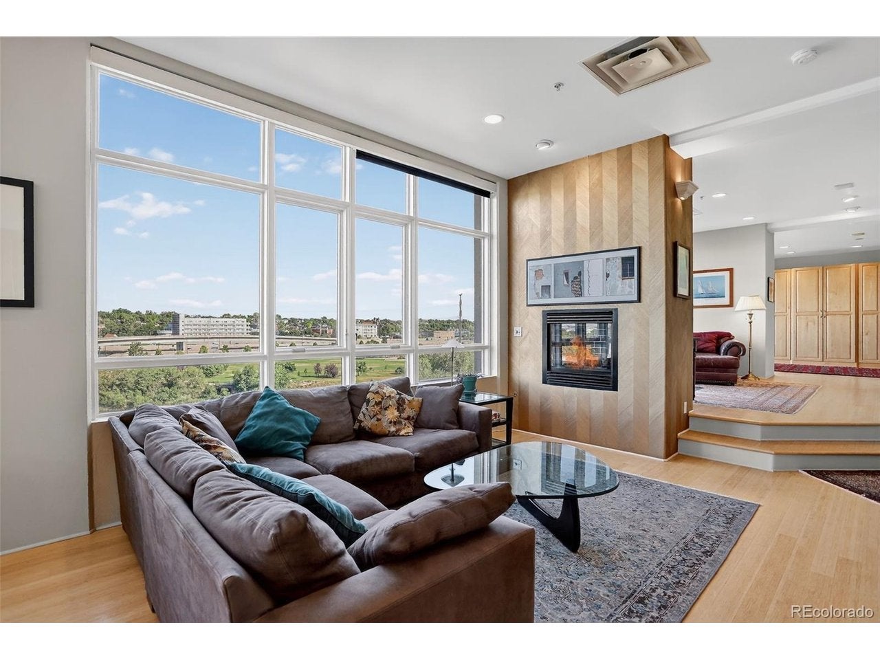 2000 Little Raven St 501