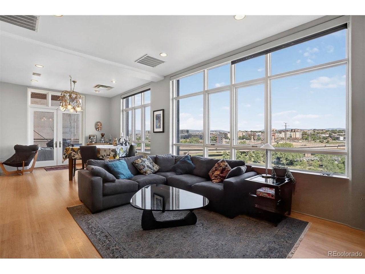 2000 Little Raven St 501